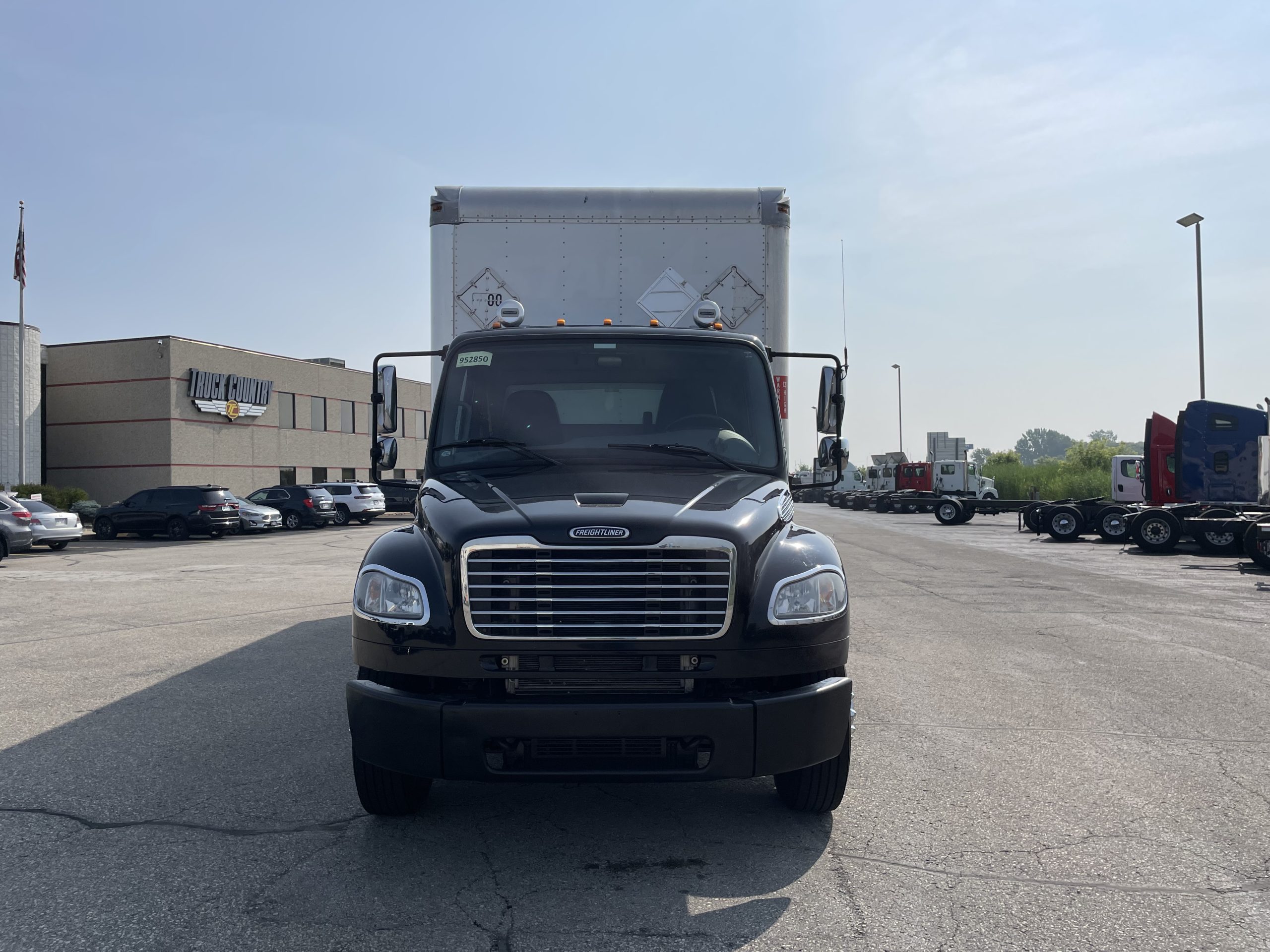 2019 Freightliner M280 - image 2 of 6