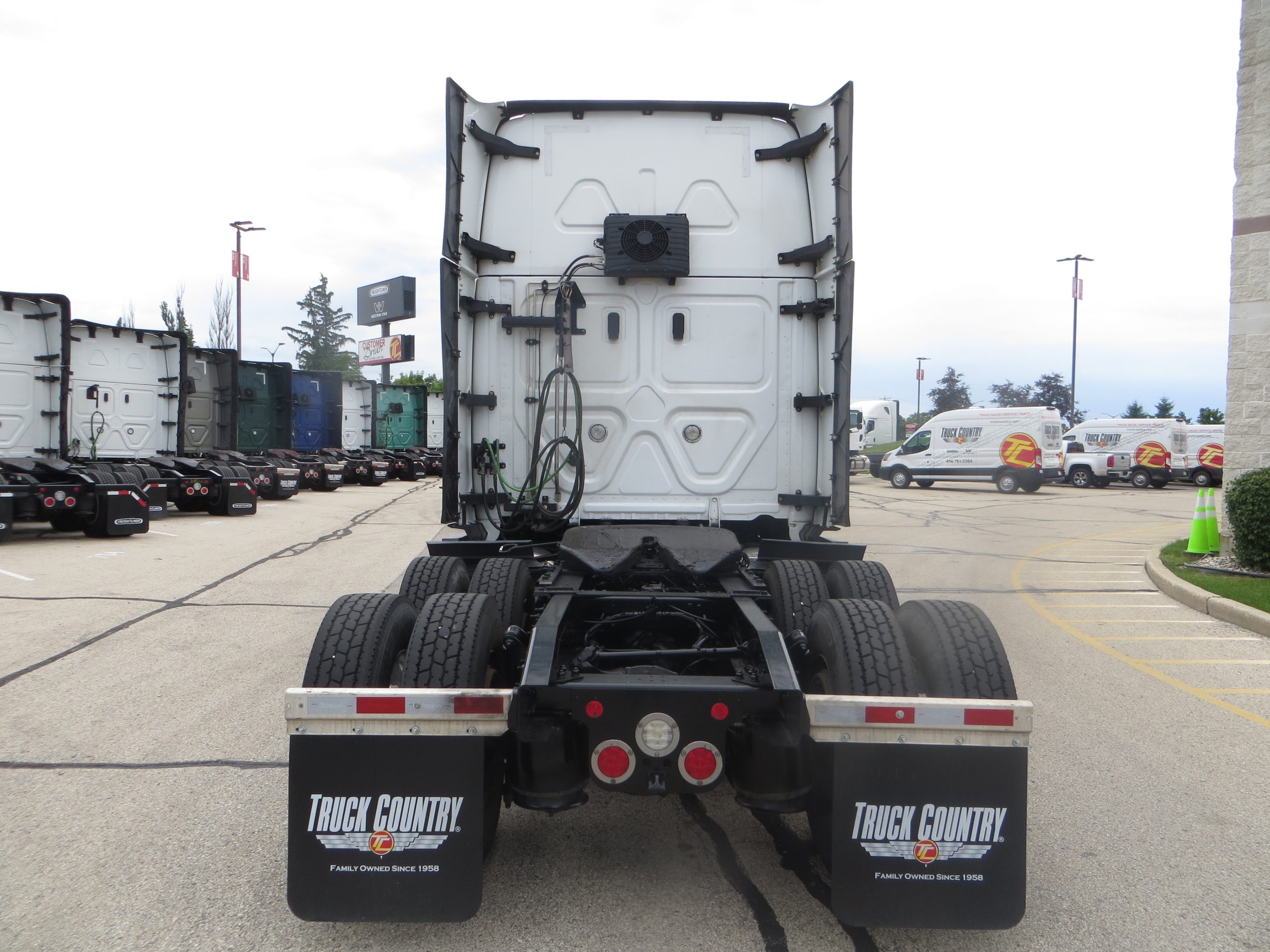2022 Freightliner PT126 - image 4 of 6