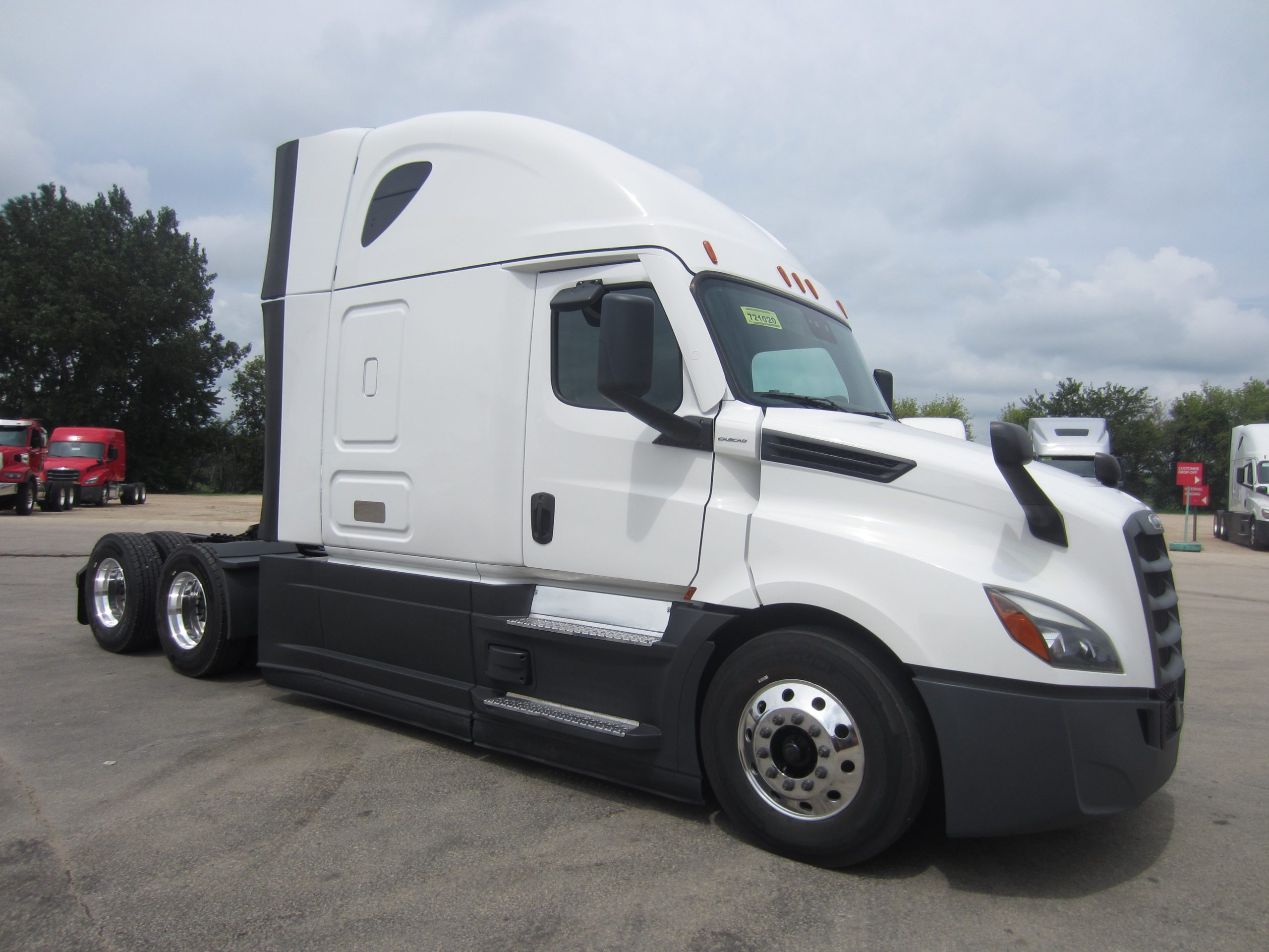 2022 Freightliner PT126 - image 3 of 6