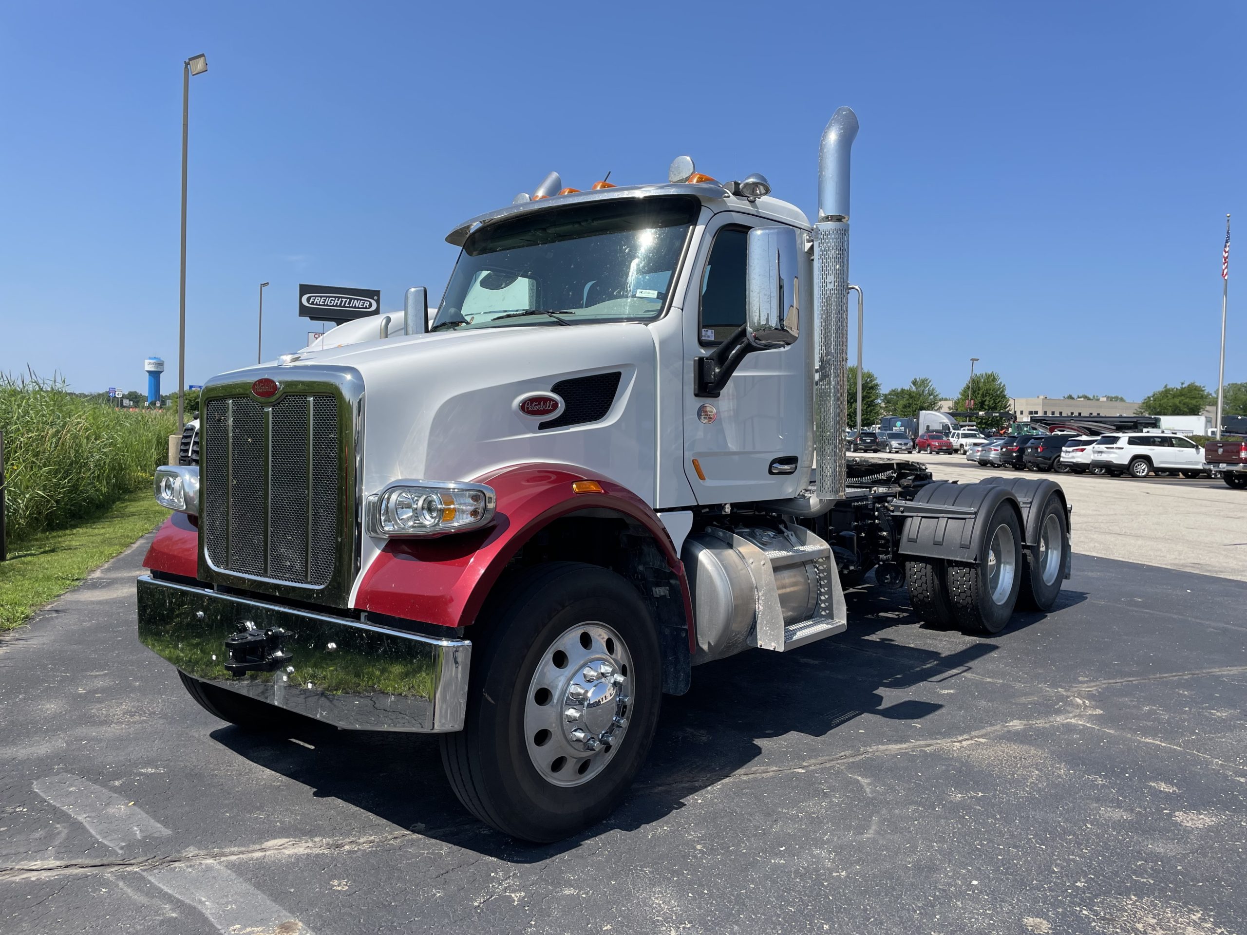 2018 Peterbilt 567 - image 1 of 6
