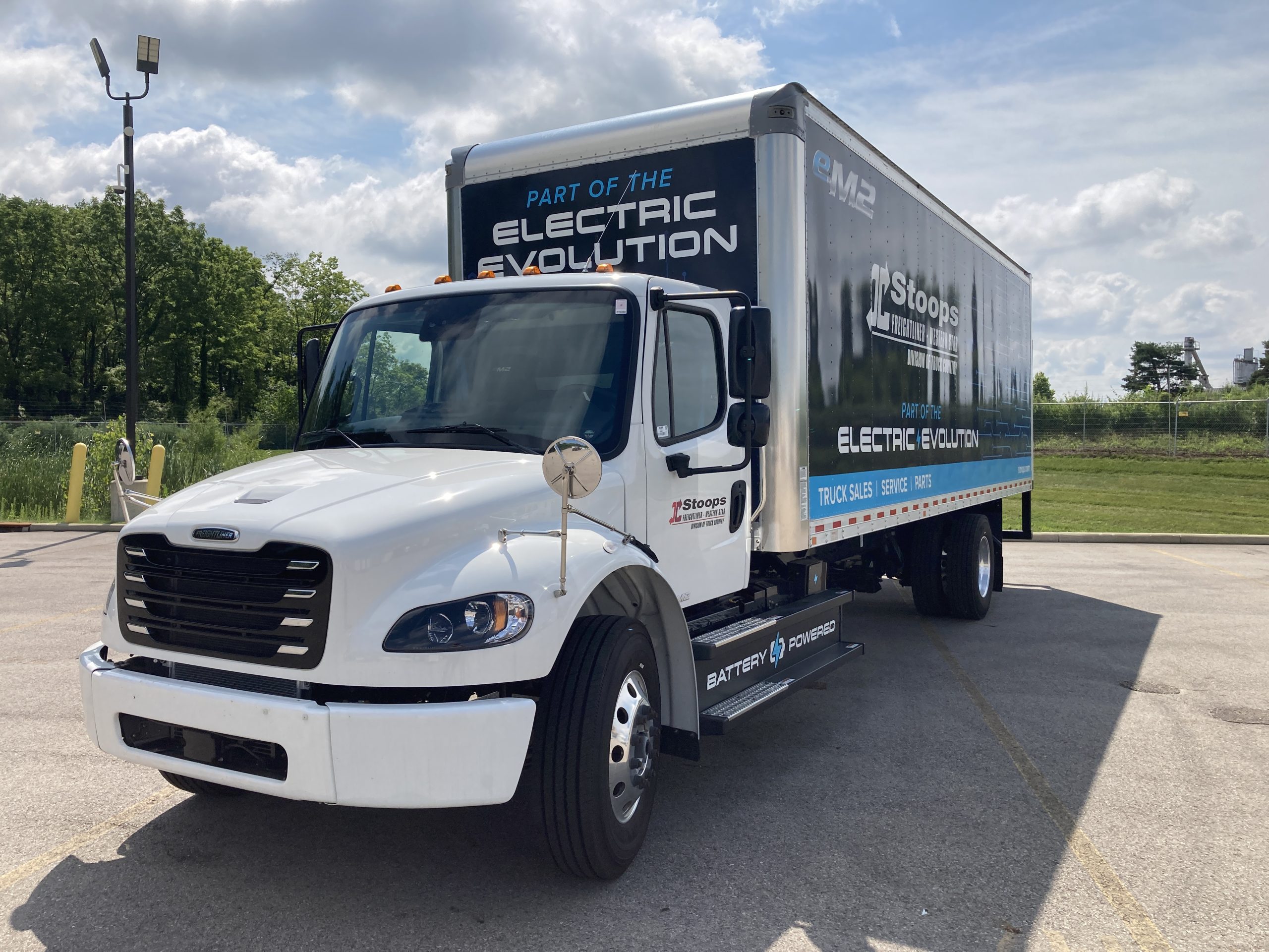 2025 Freightliner eM2 - image 1