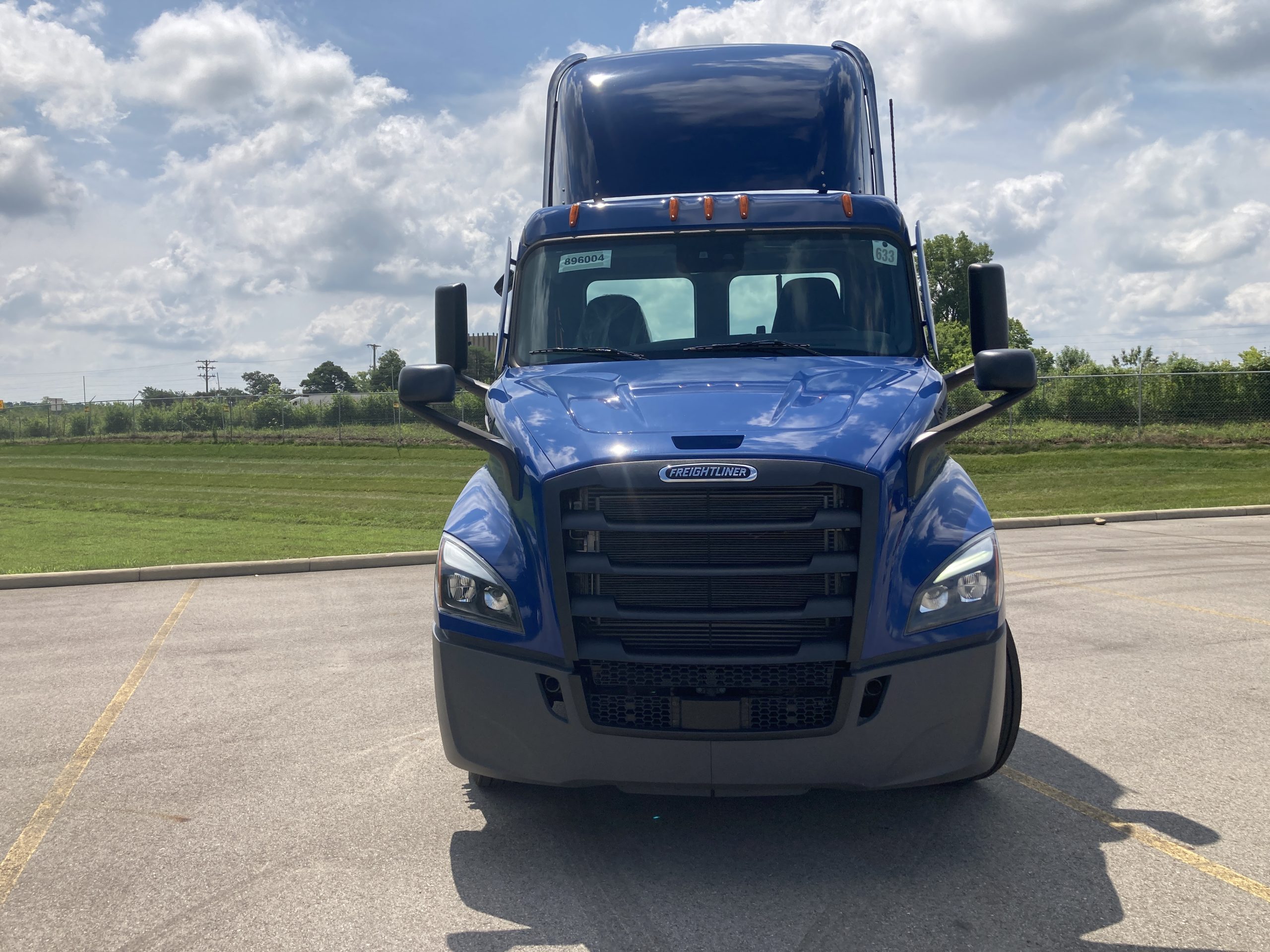 2025 Freightliner - image 2