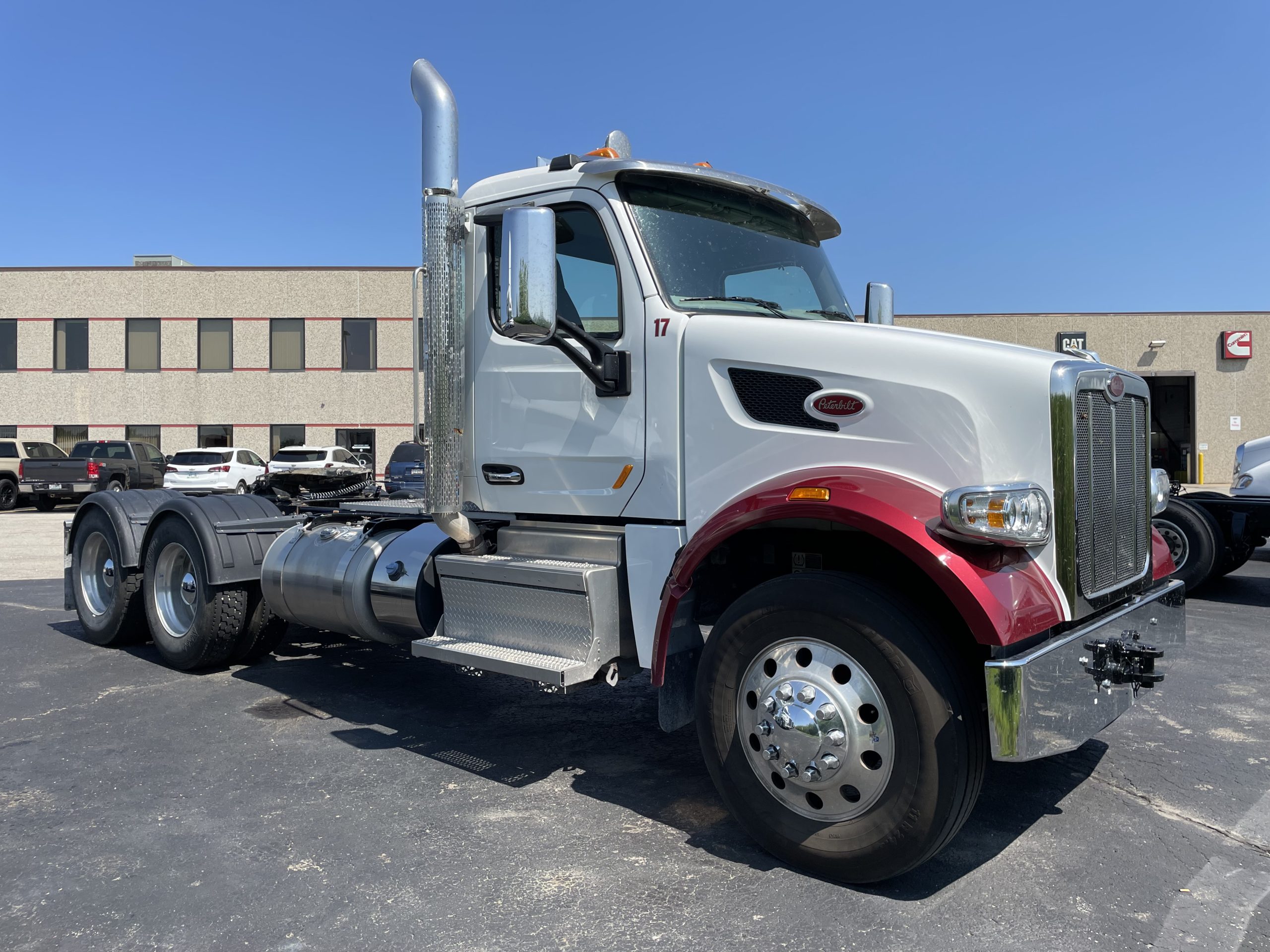 2018 Peterbilt 567 - image 3 of 6