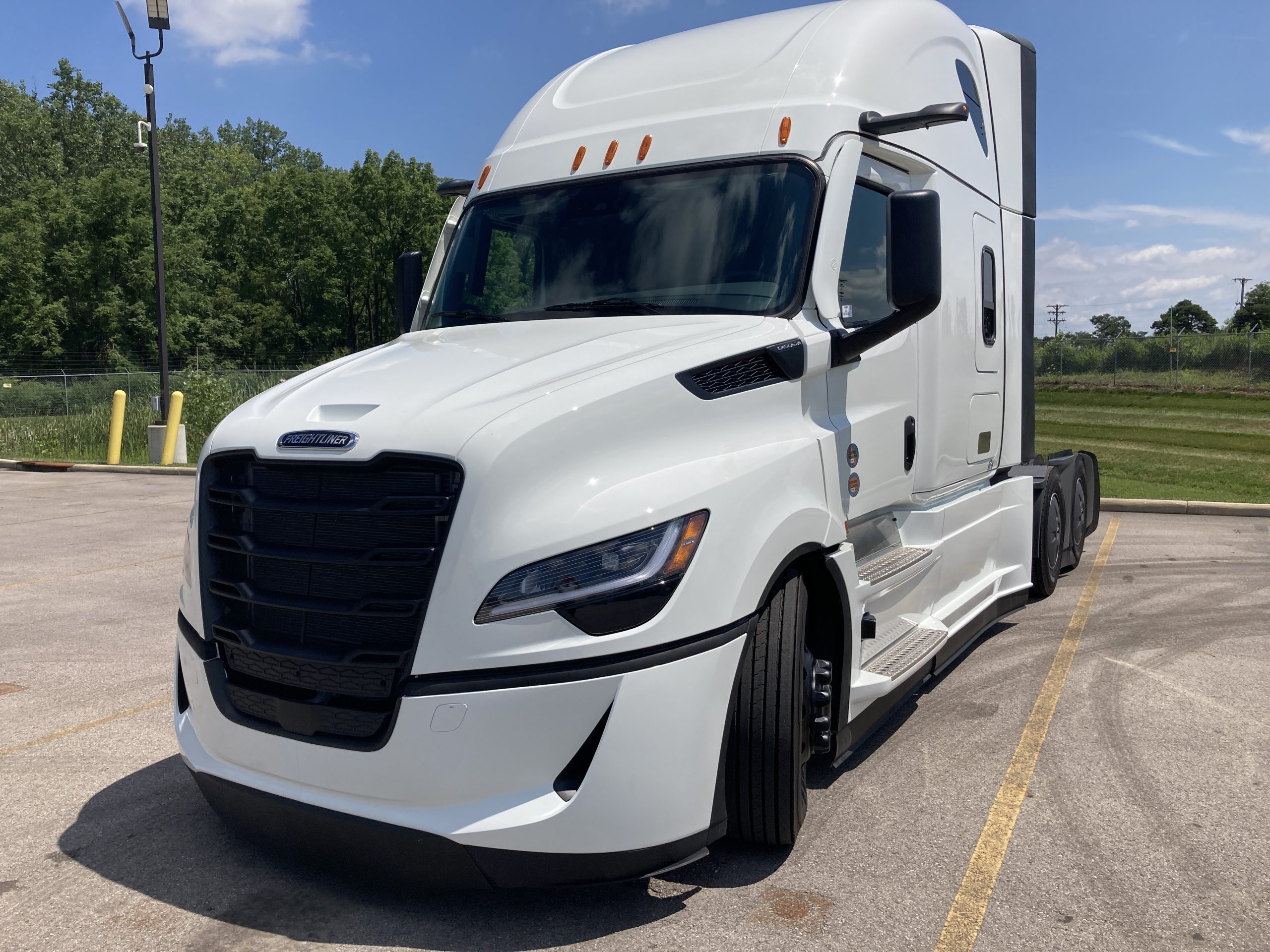 2026 Freightliner PJ126SLP - image 1 of 5