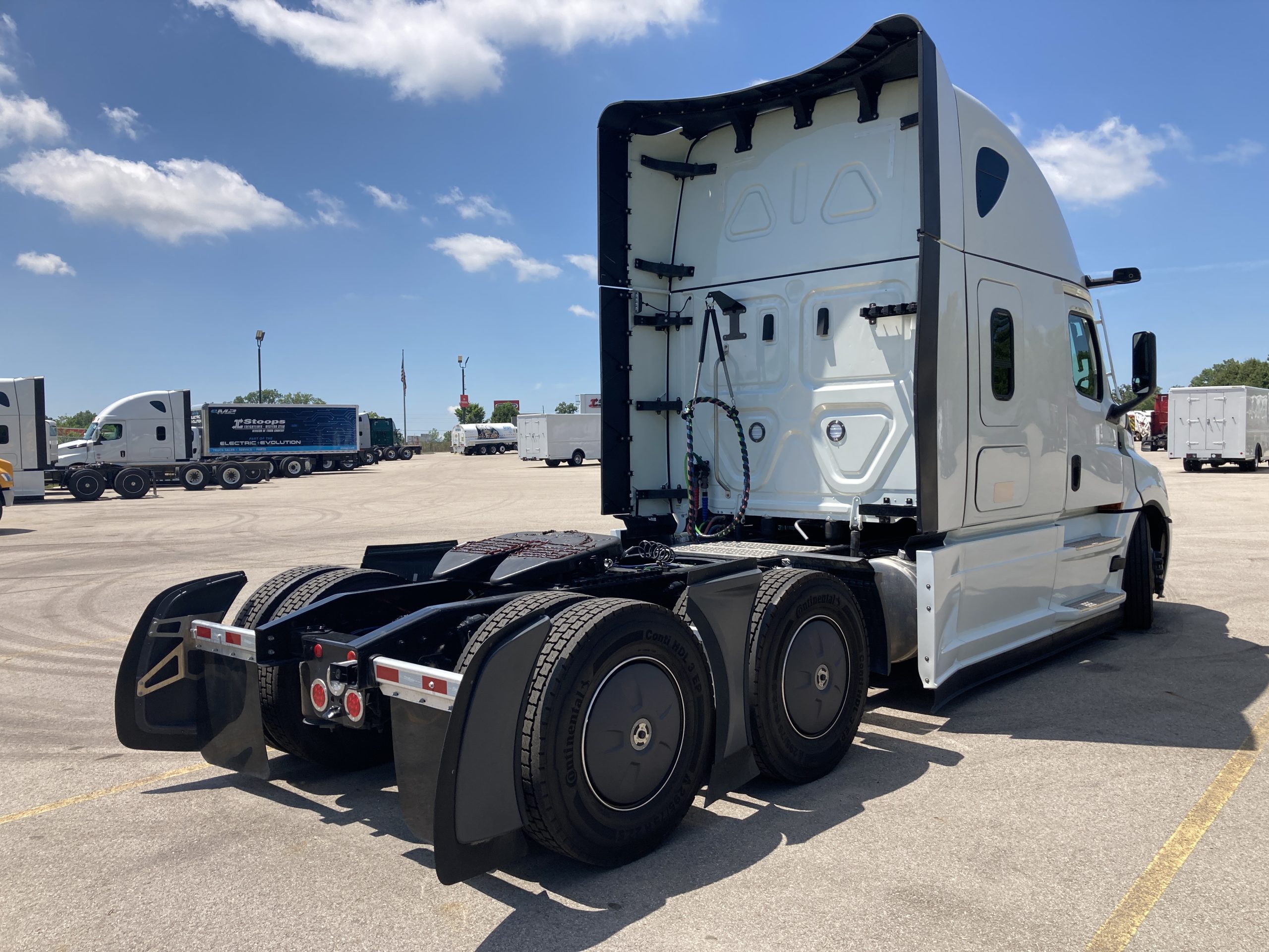 2026 Freightliner PJ126SLP - image 4 of 5