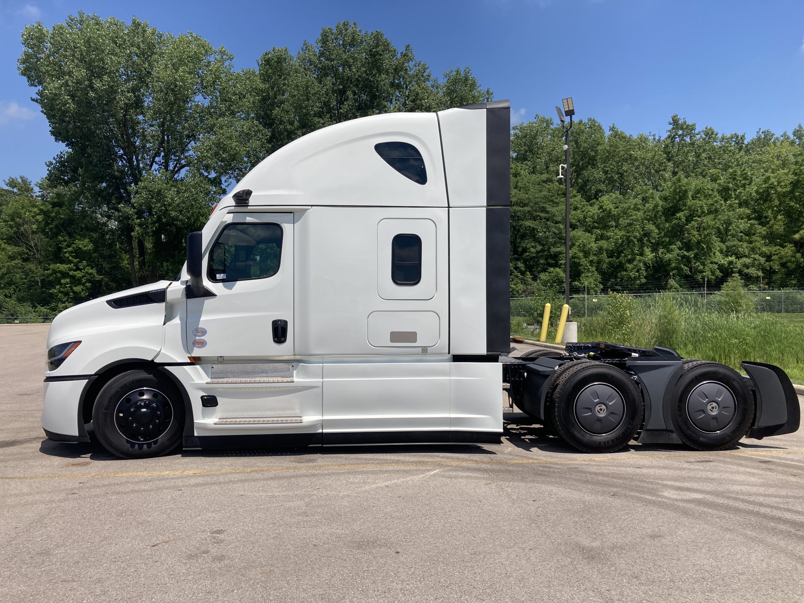 2026 Freightliner PJ126SLP - image 3 of 5
