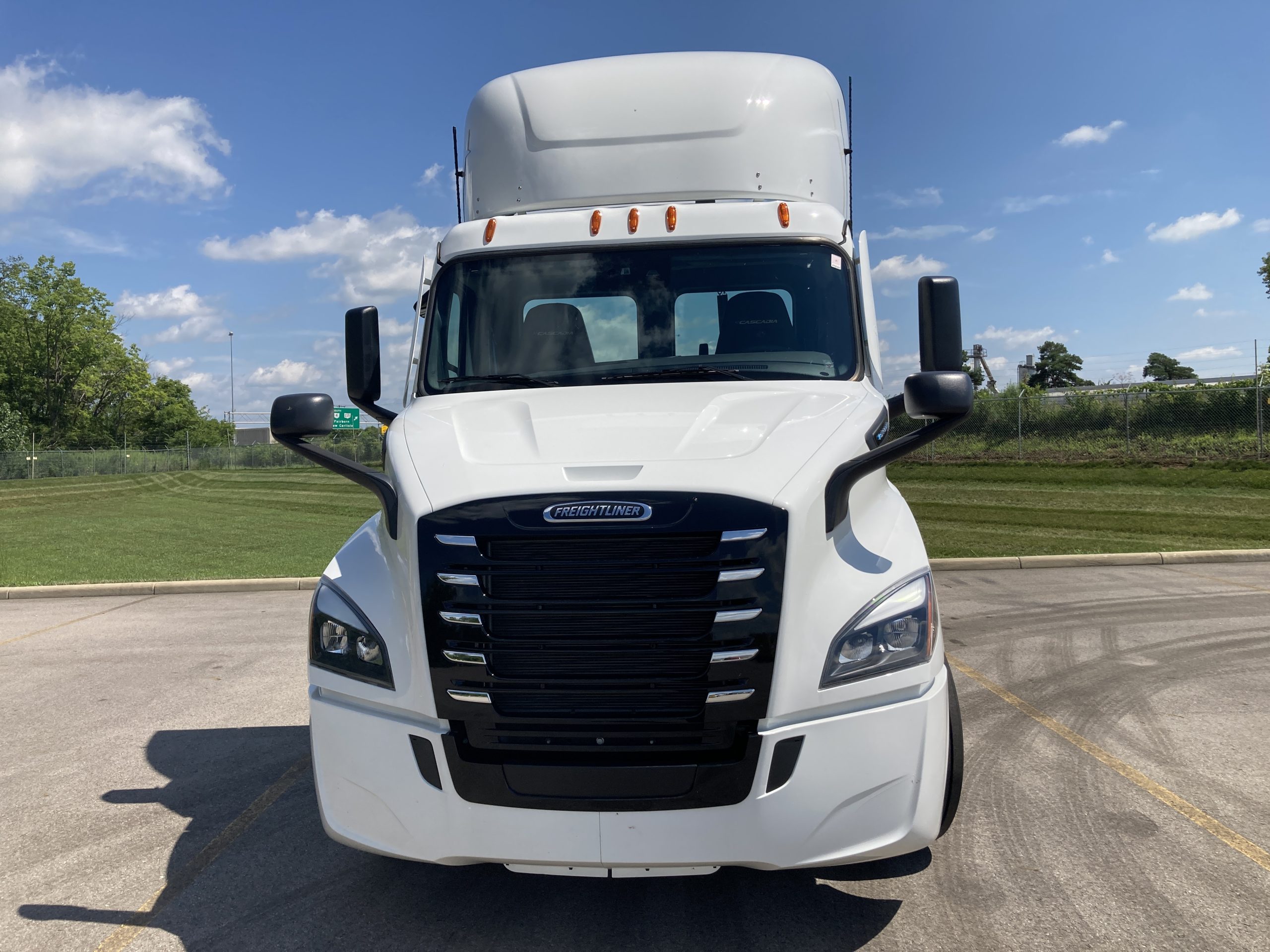 2025 Freightliner - image 2