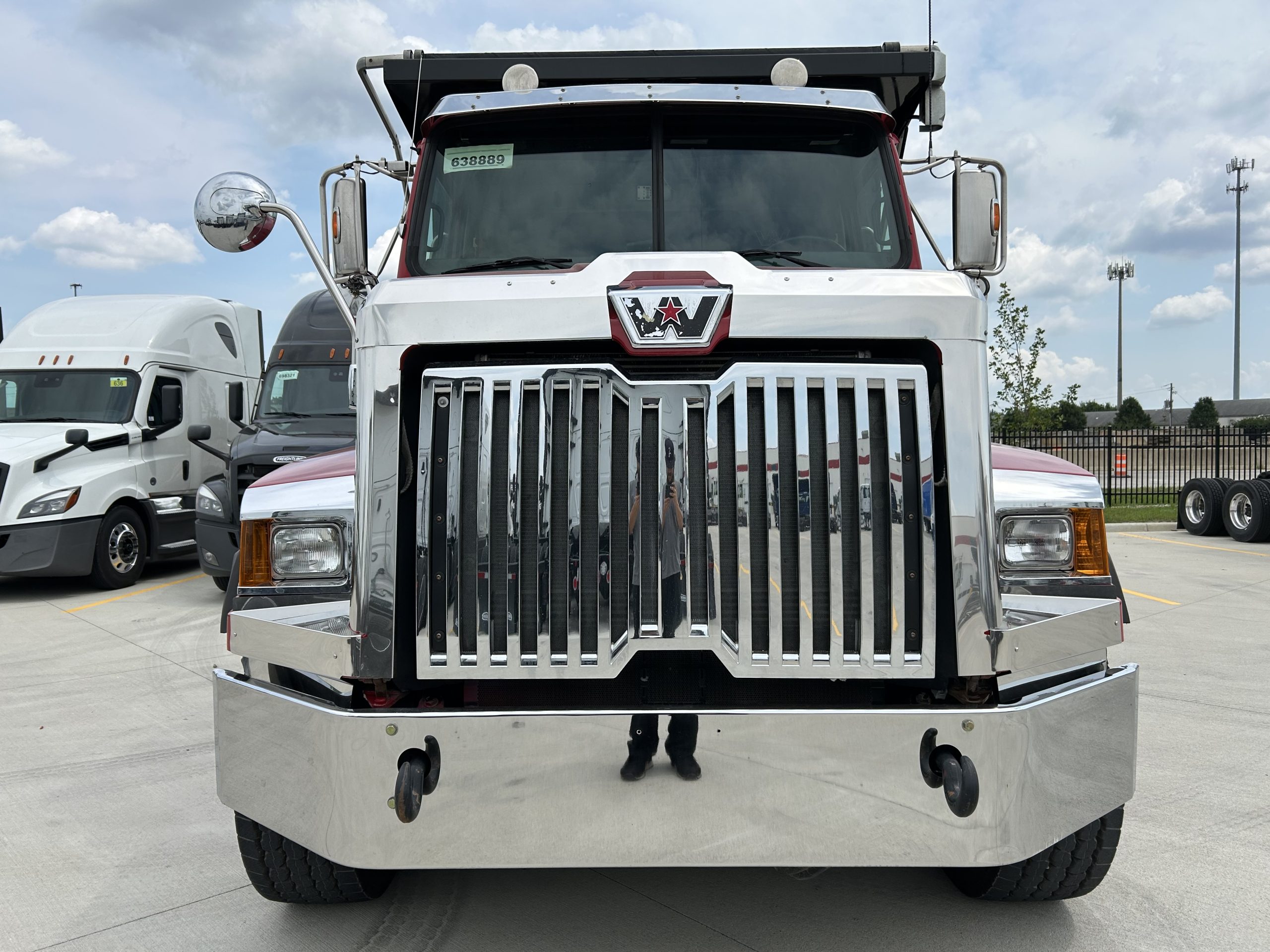2020 Western Star 4700SB - image 2 of 5