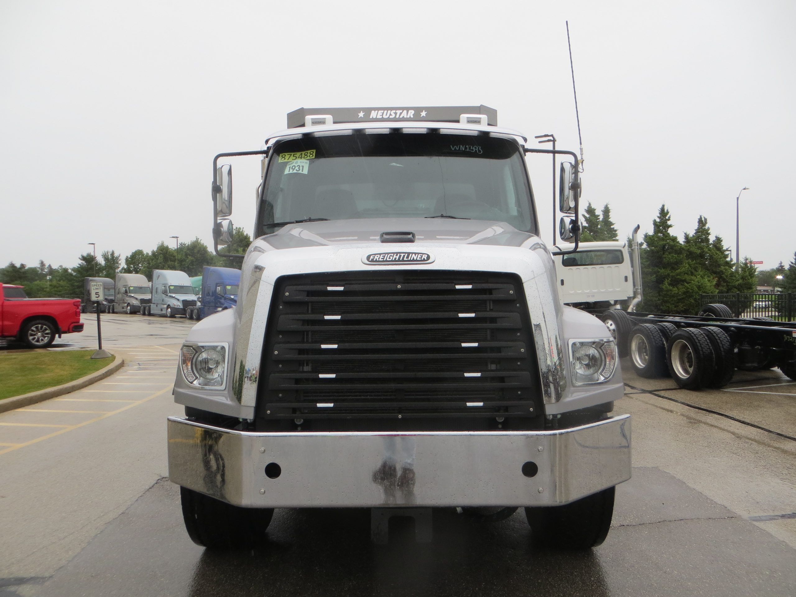 2026 Freightliner 114SD - image 2 of 6