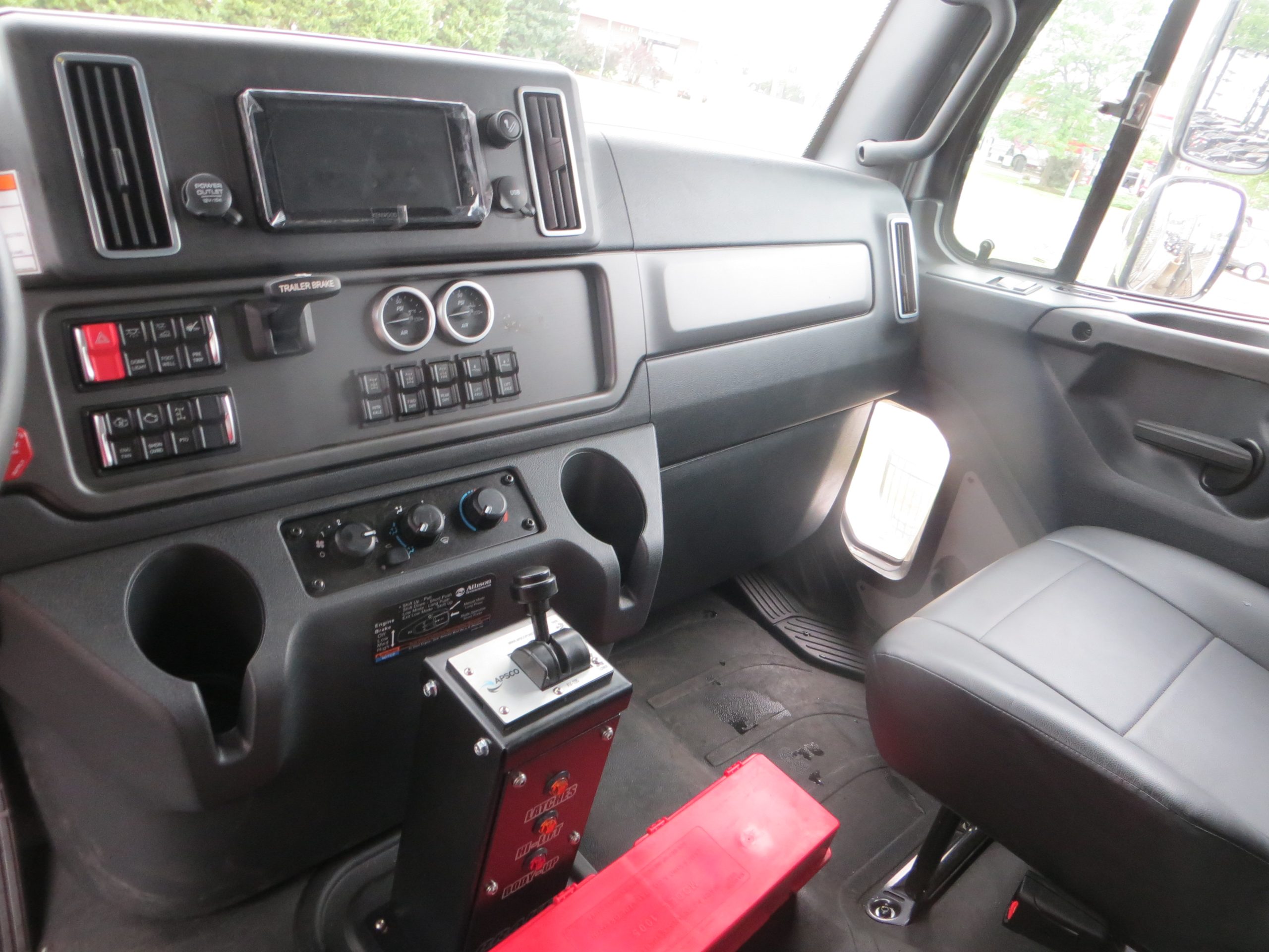 2026 Freightliner 114SD - image 6 of 6