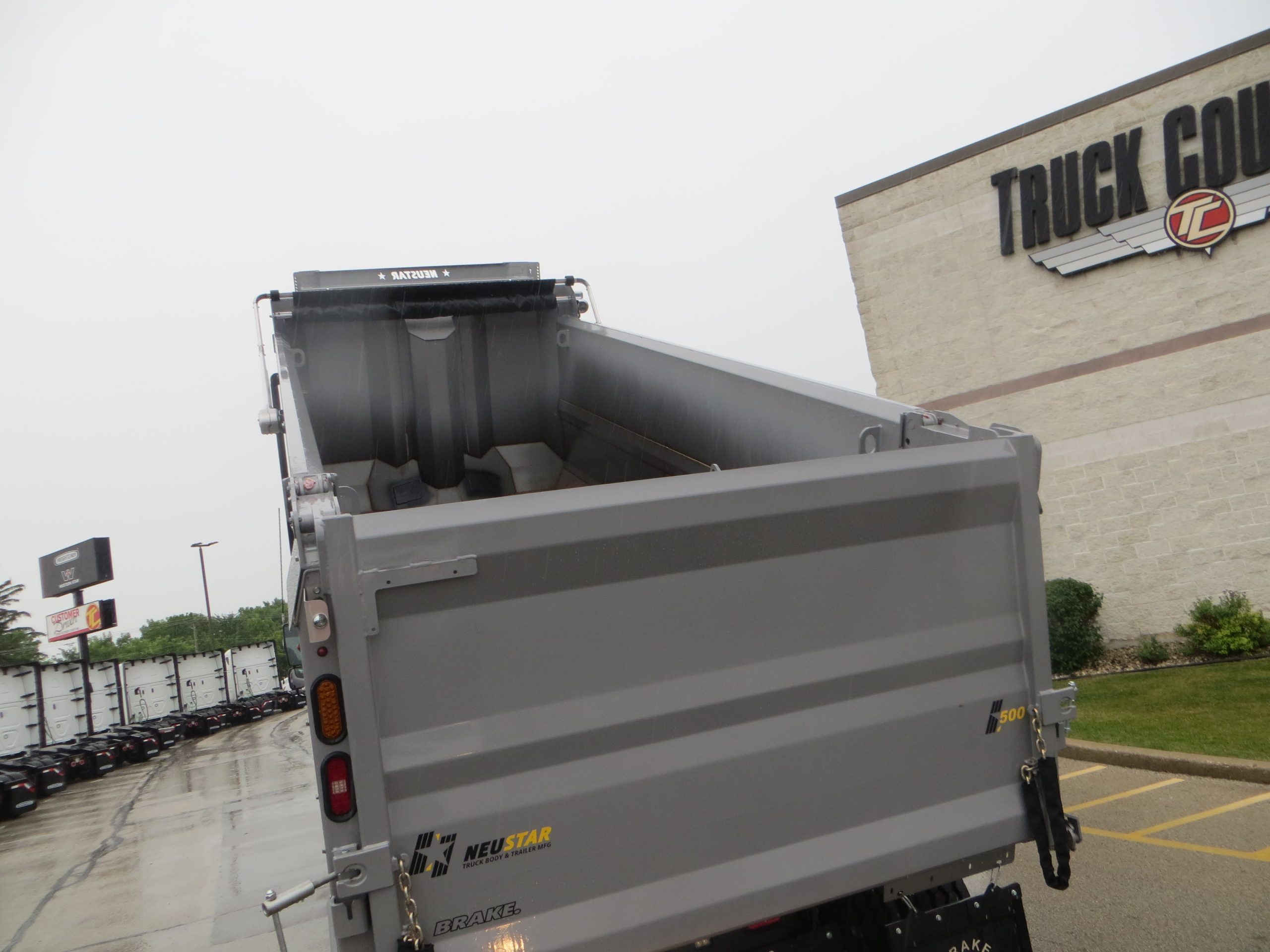 2026 Freightliner 114SD - image 4 of 6