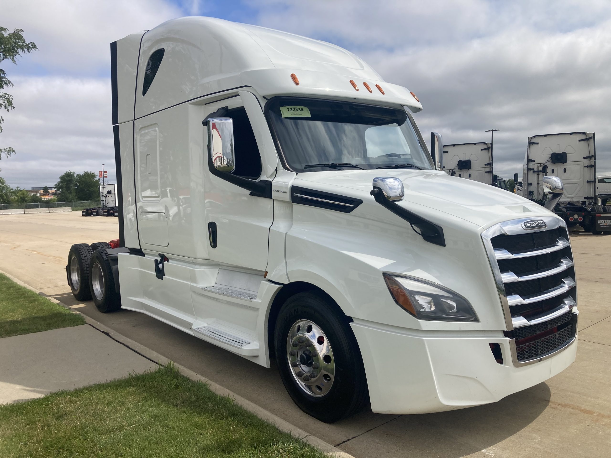 2022 Freightliner PT126SLP - image 3 of 6