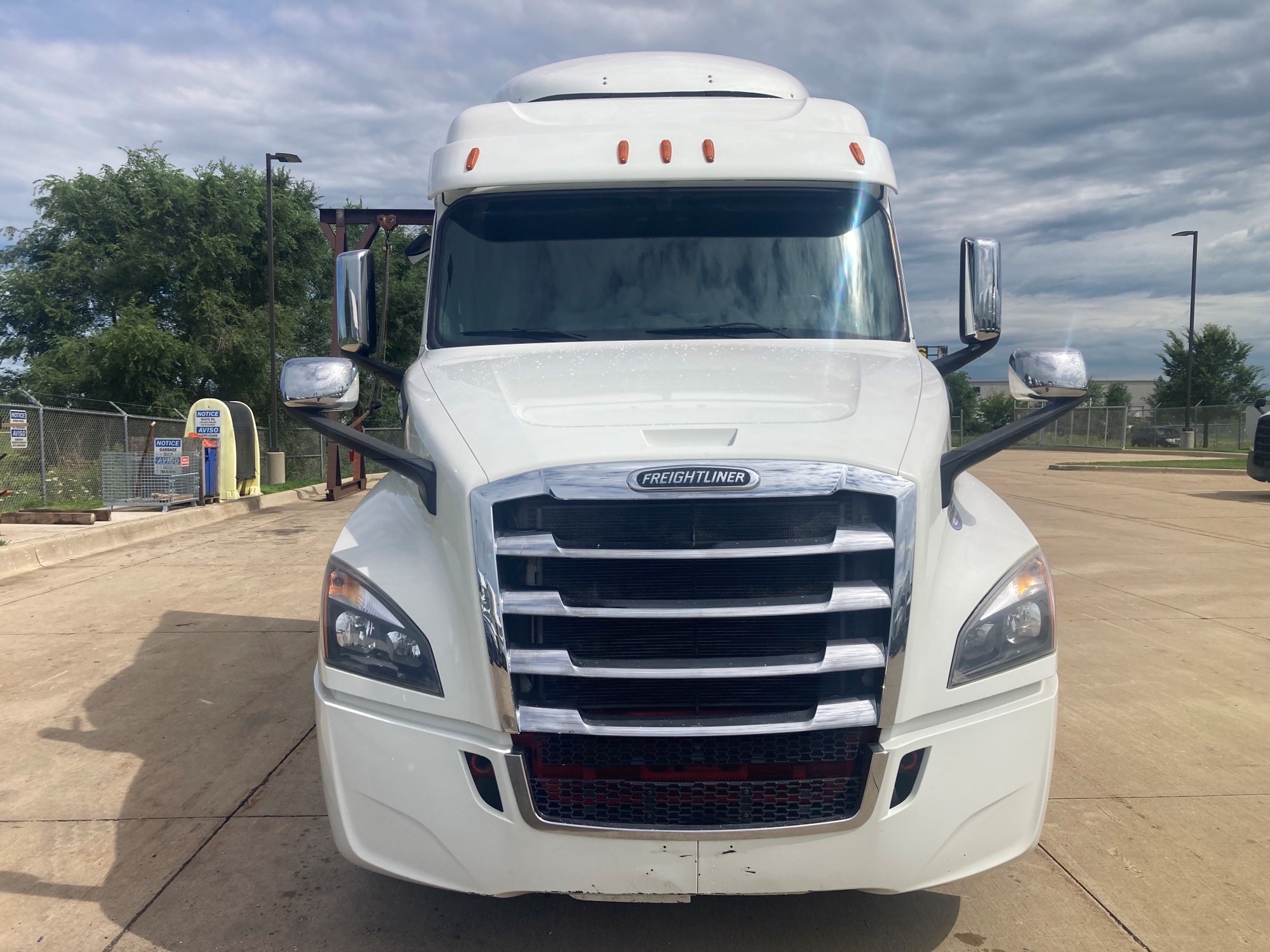 2020 Freightliner PT126SLP - image 2 of 6
