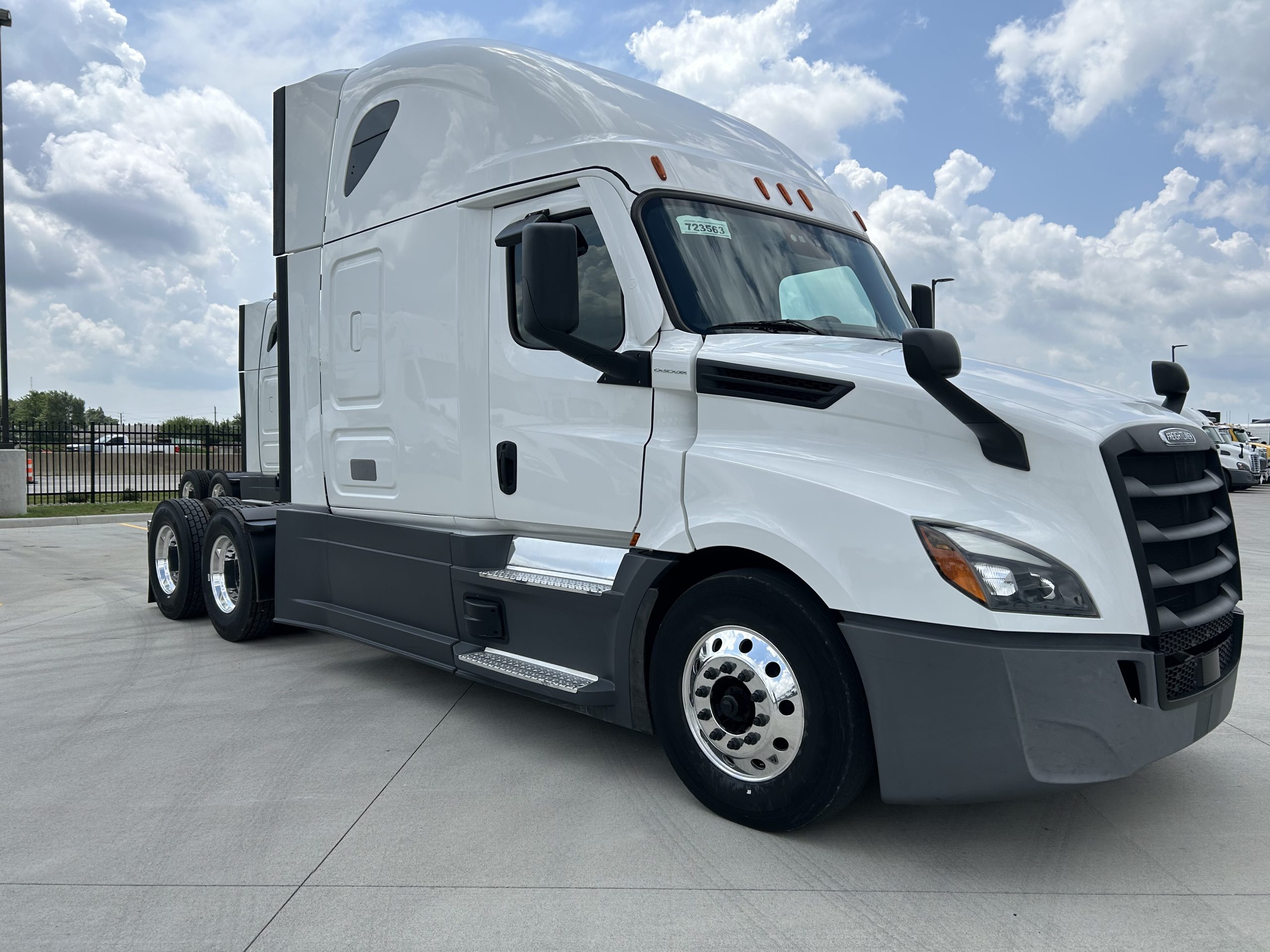 2022 Freightliner PT126 - image 3 of 5