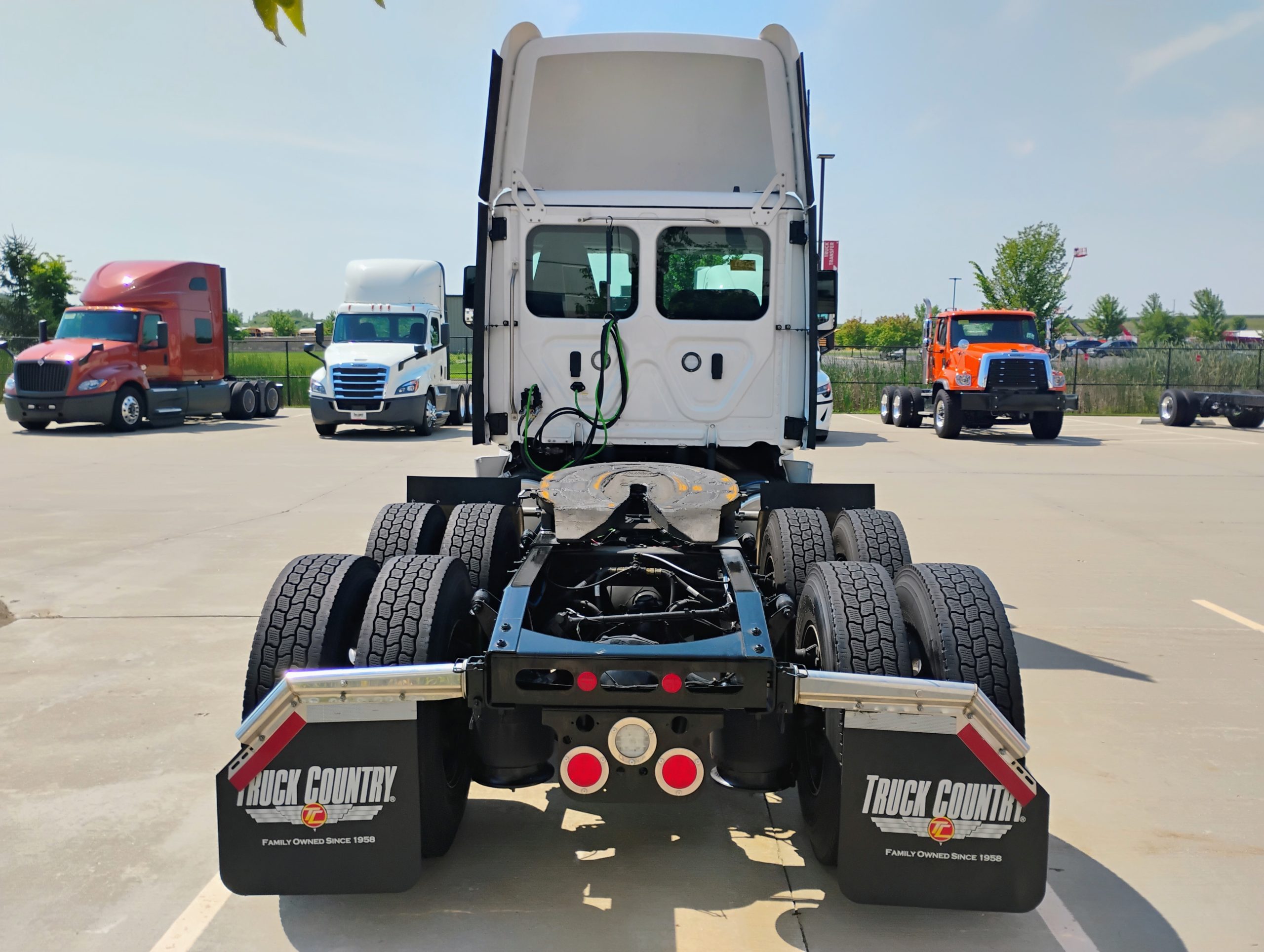 2026 Freightliner PE116DC - image 3 of 6