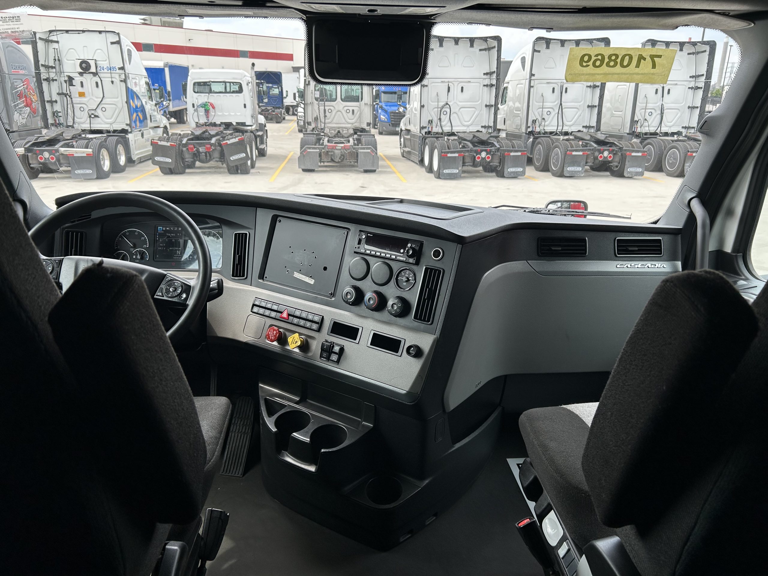2022 Freightliner PT126 - image 5 of 6
