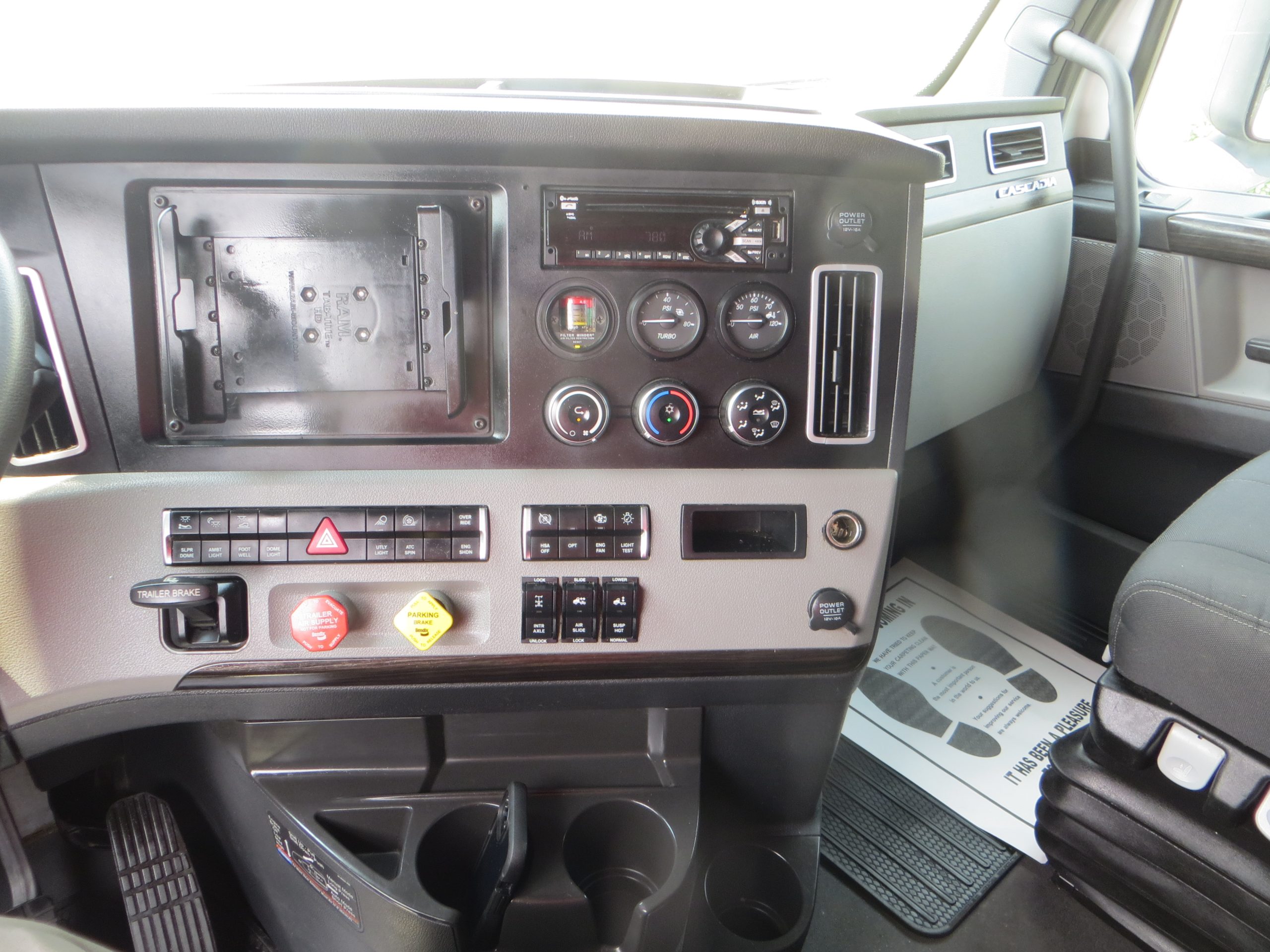 2022 Freightliner PT126SLP - image 6 of 6