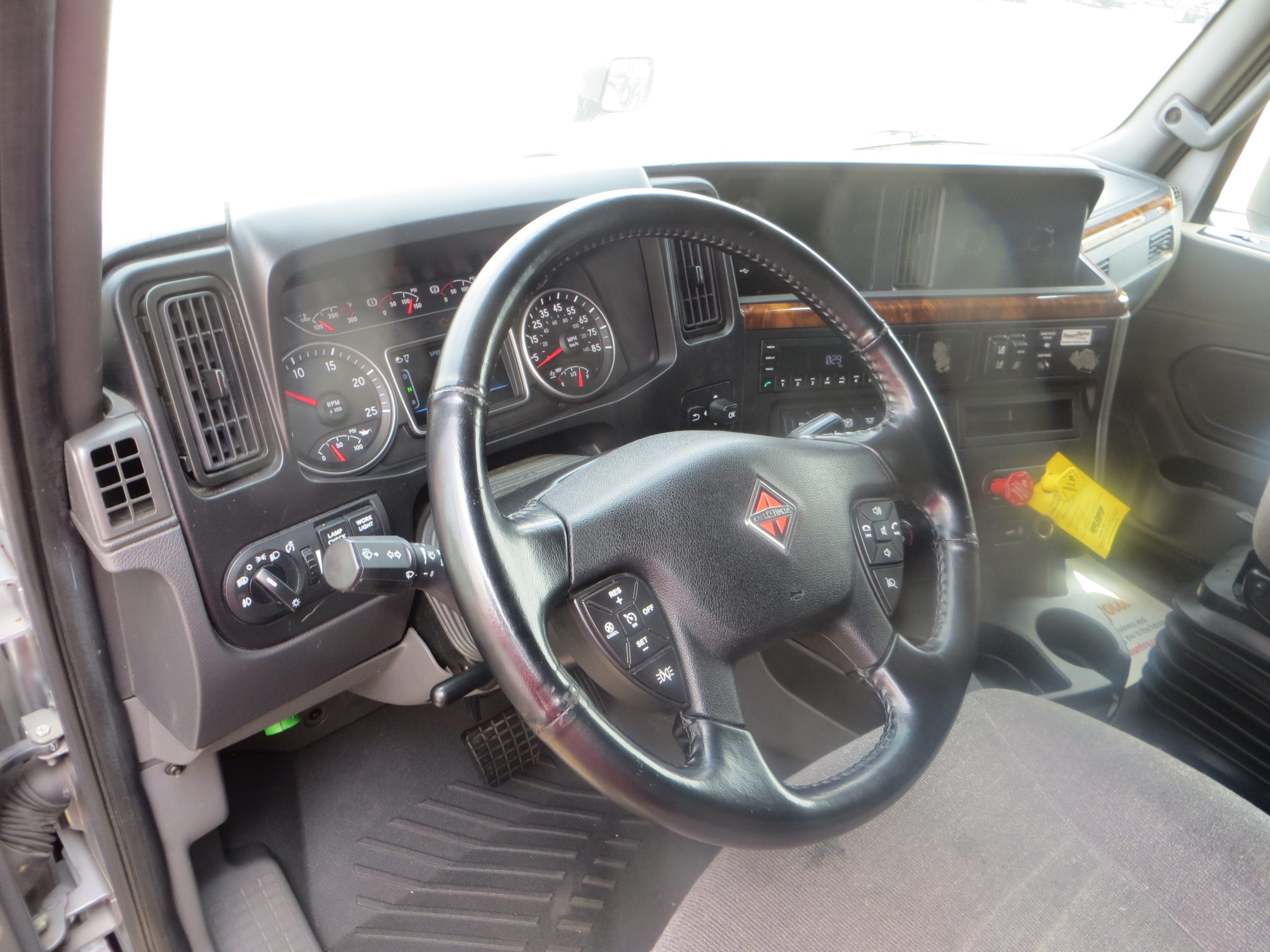 2022 International LT625 068PM00000ZPibF 2022 International LT625 068PM00000ZPibF