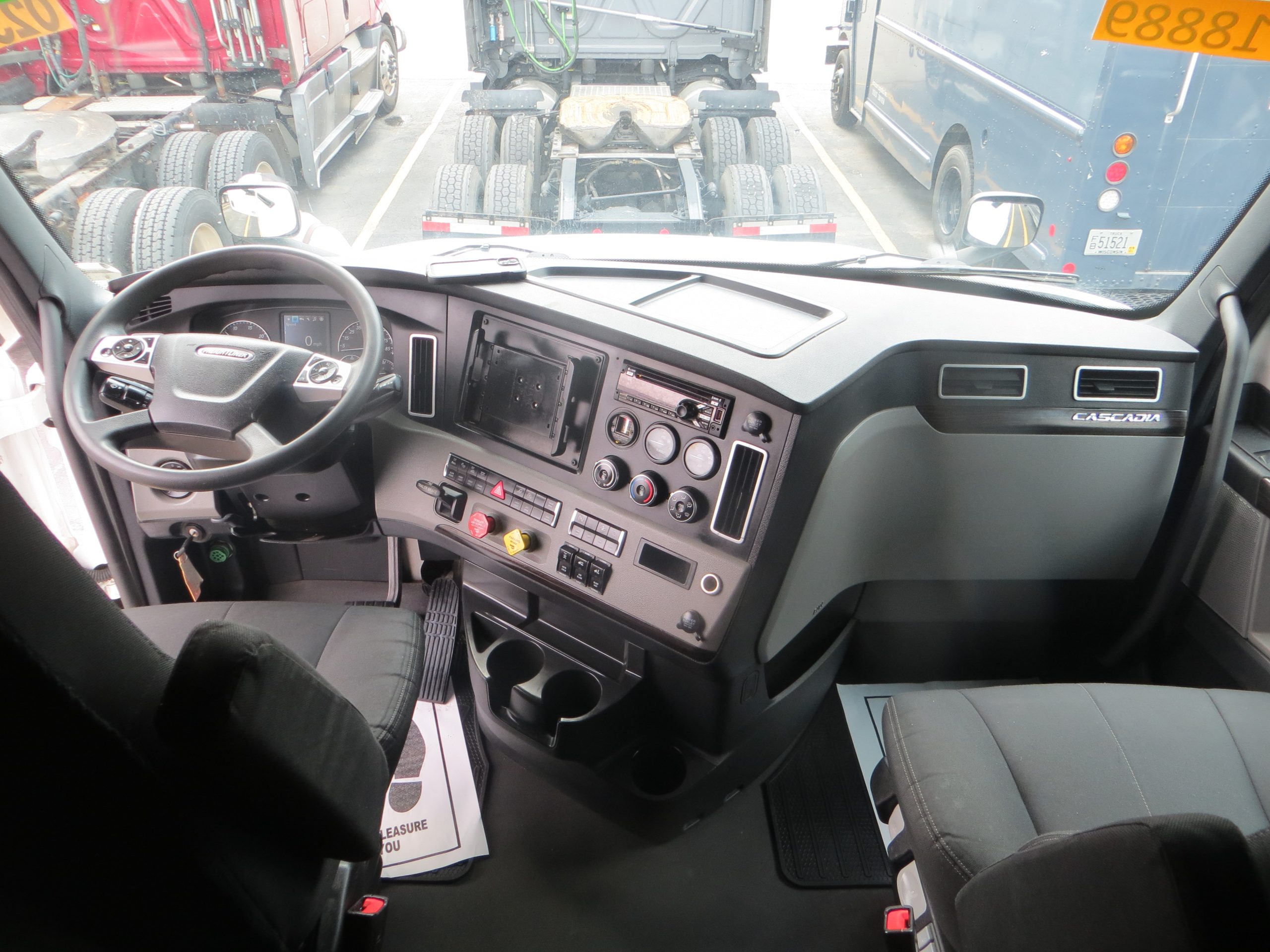 2022 Freightliner - image 5