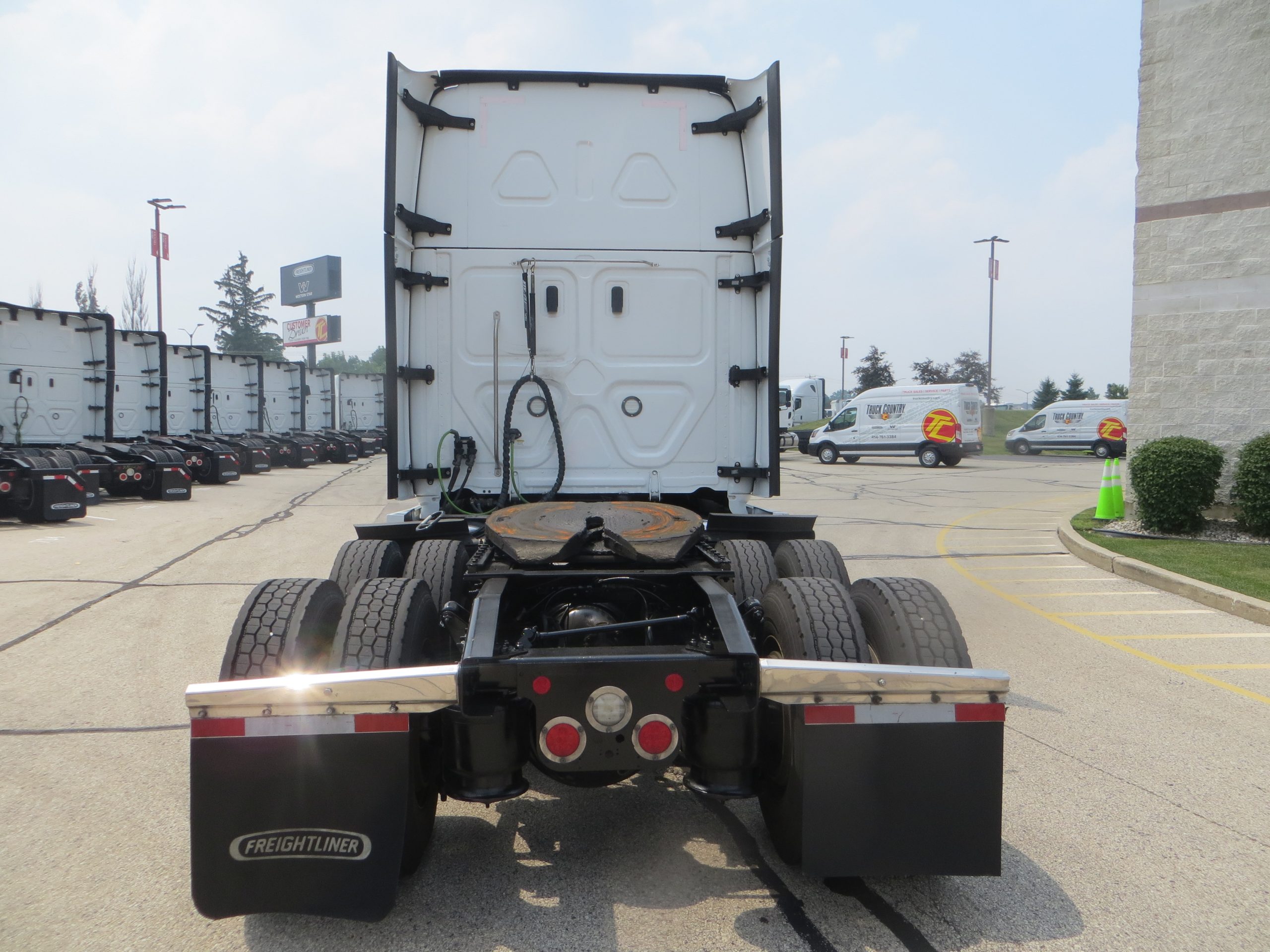 2022 Freightliner PT126SLP - image 4 of 6