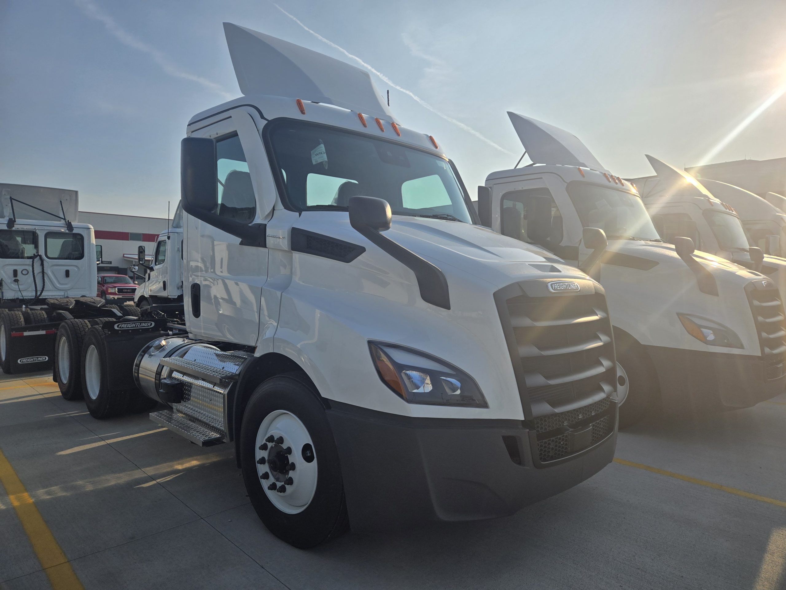 2026 Freightliner PE116 - image 3 of 6