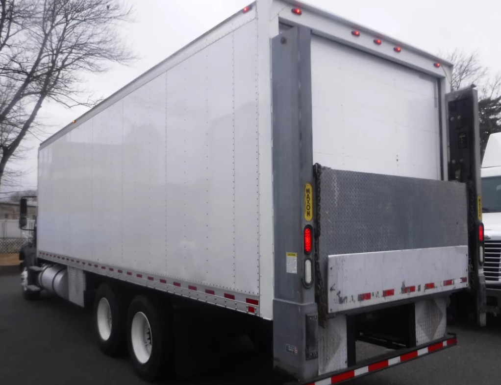 2018 Freightliner M2112 - image 6 of 6
