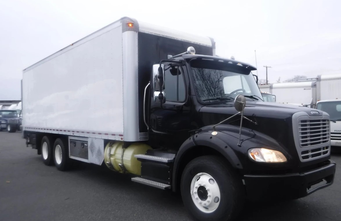 2018 Freightliner M2112 - image 3 of 6