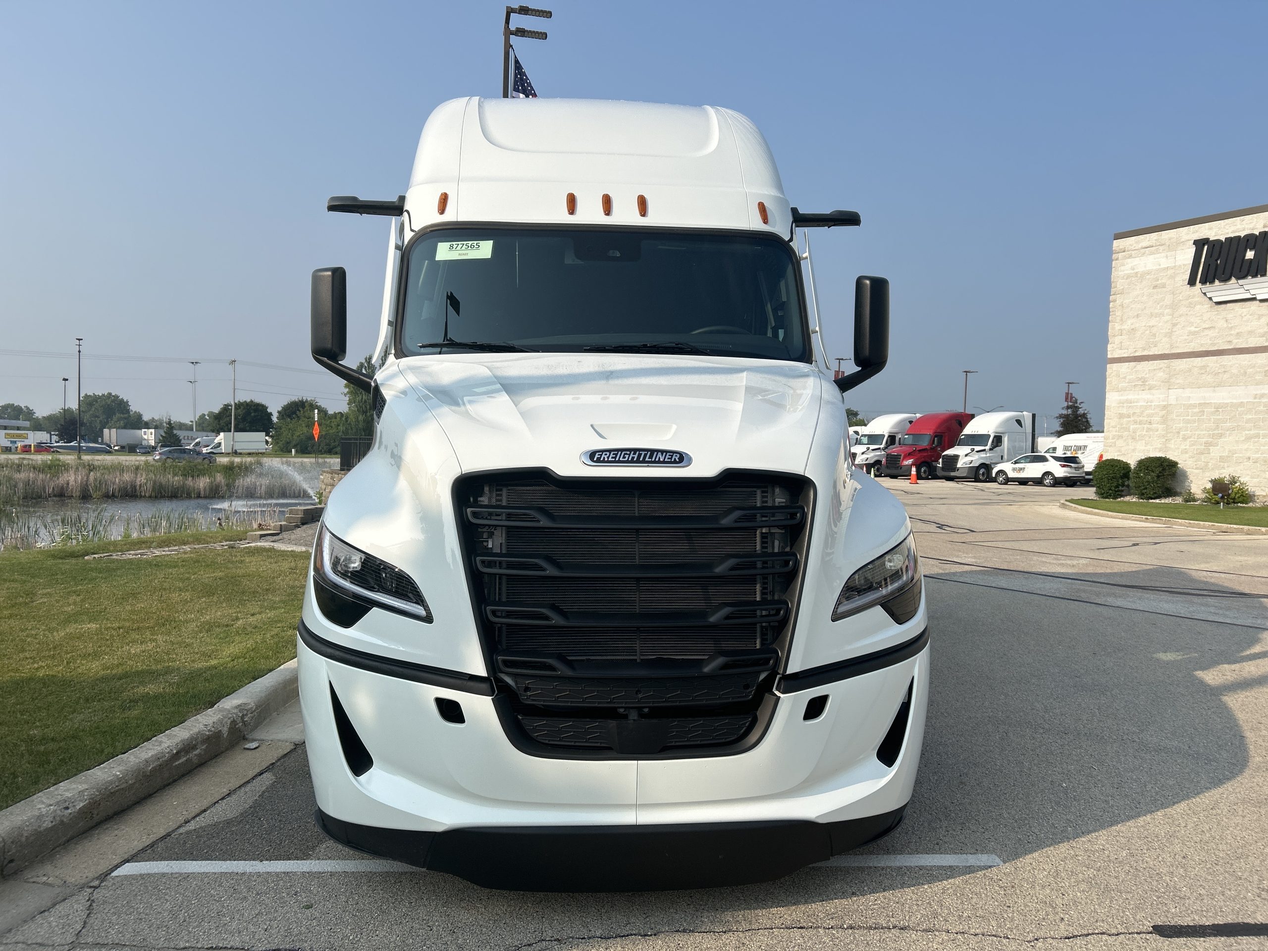 2026 Freightliner PJ126SLP - image 2 of 6