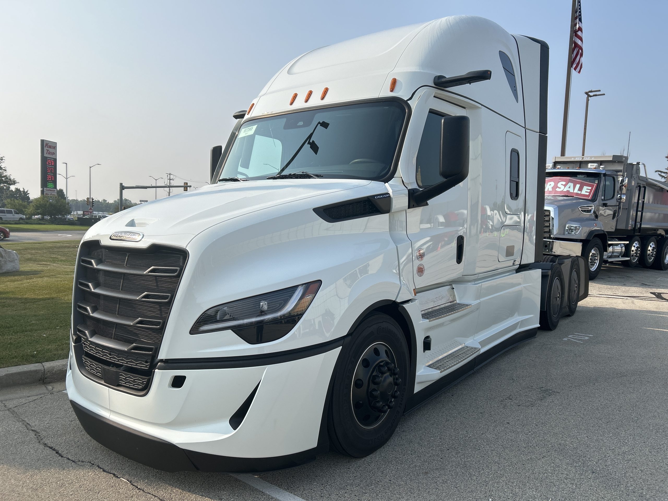 2026 Freightliner PJ126SLP - image 1 of 6