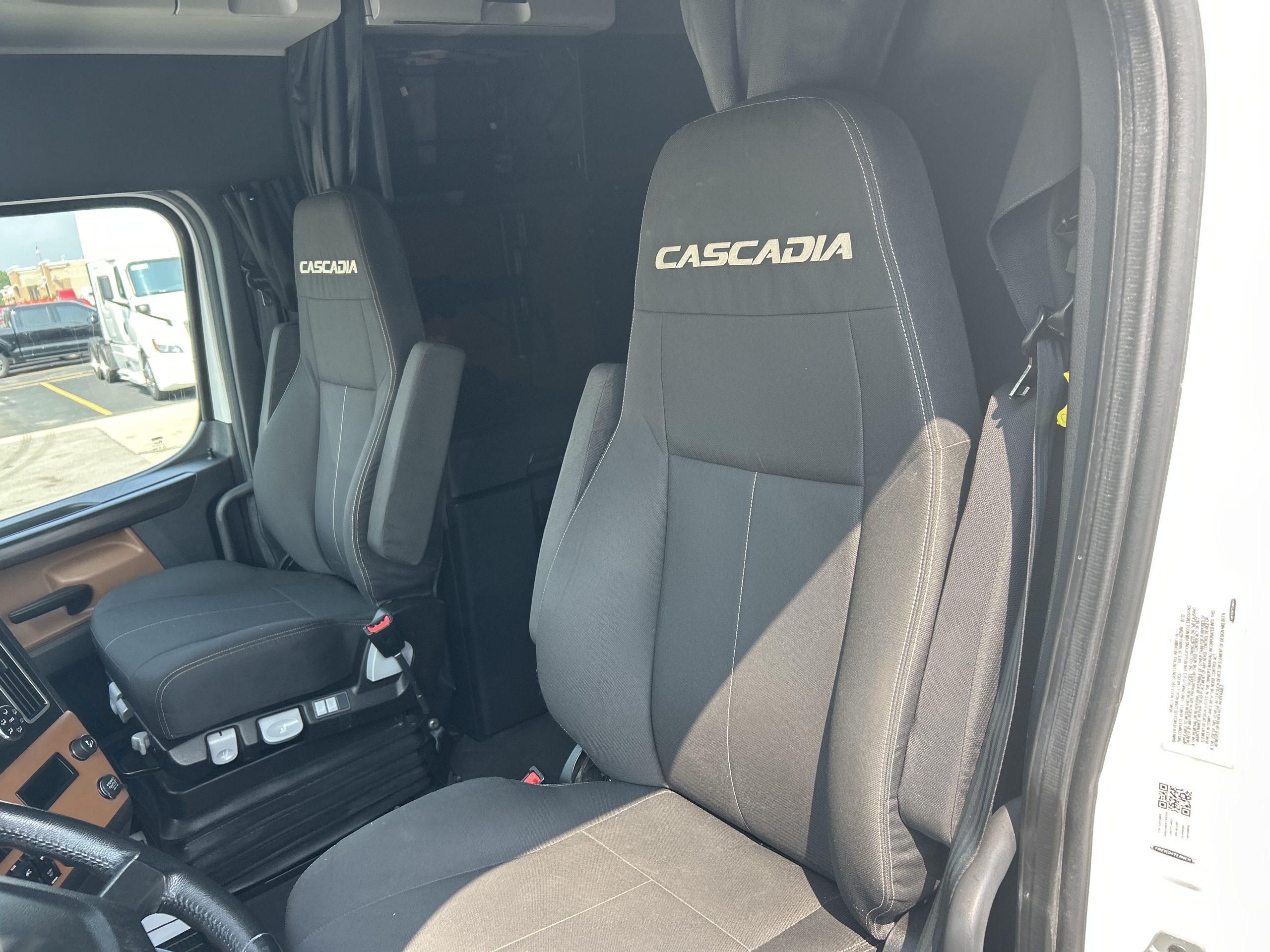 2023 Freightliner PT126SLP - image 6 of 6