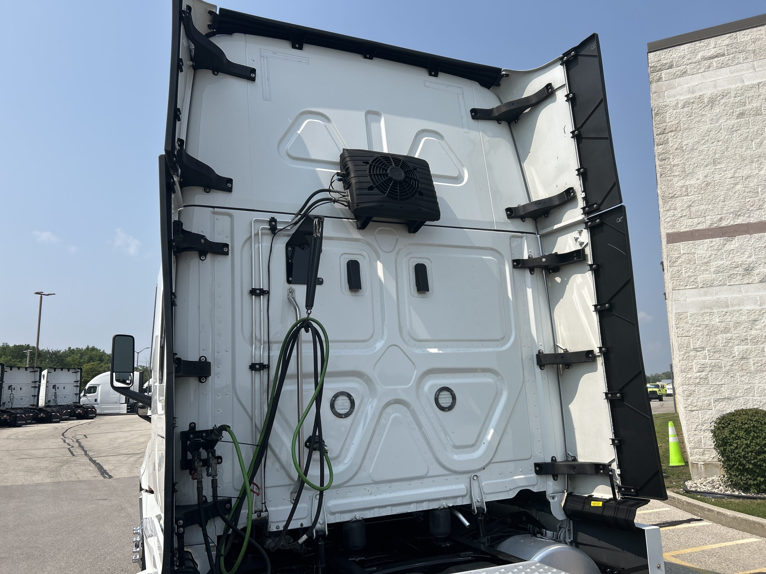 2023 Freightliner PT126SLP - image 5 of 6