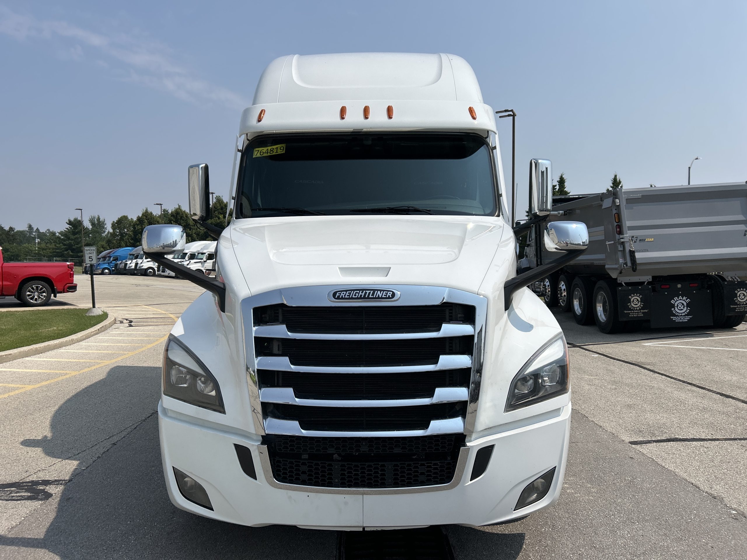 2023 Freightliner PT126SLP - image 2 of 6