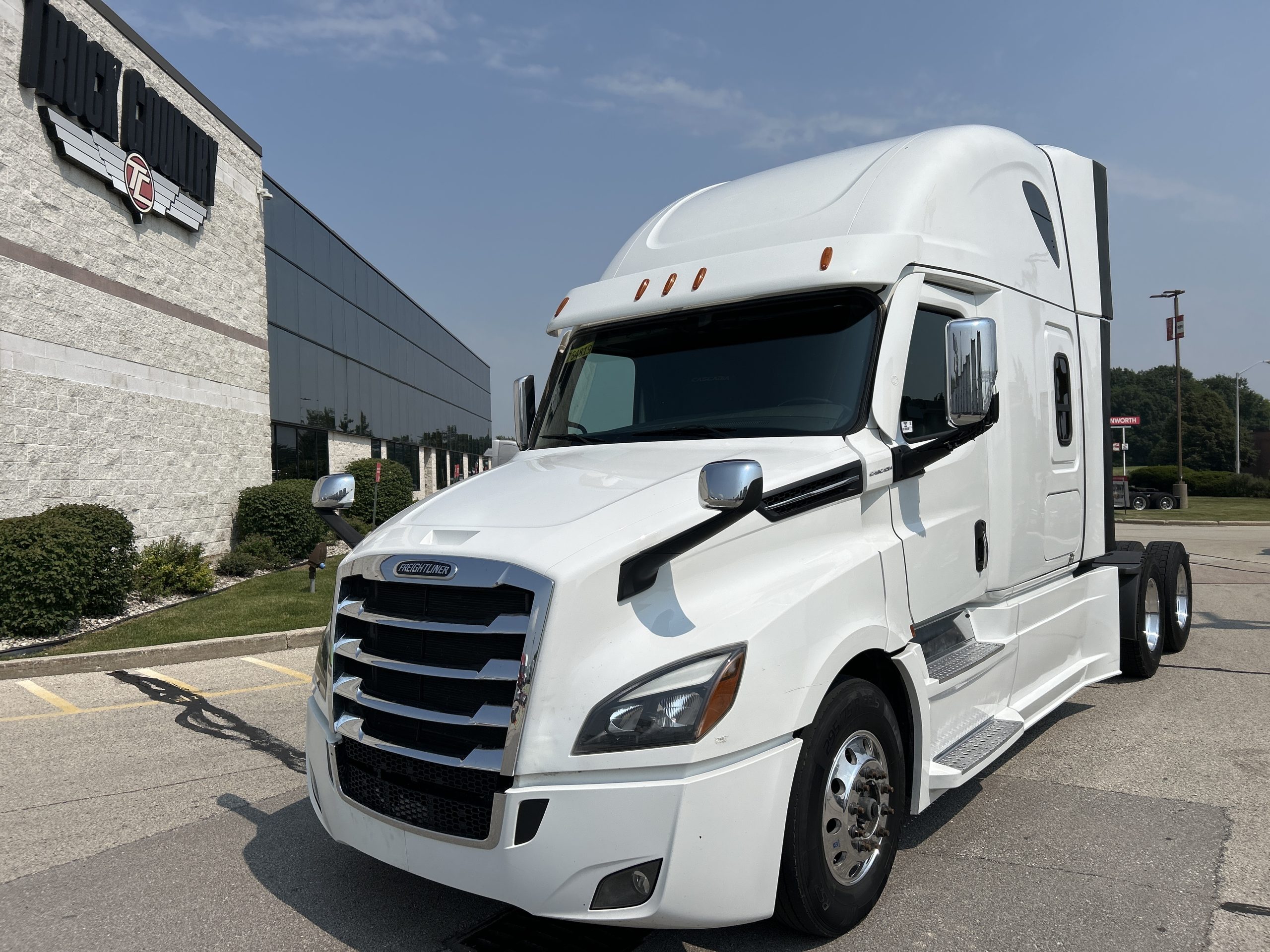2023 Freightliner PT126SLP - image 1 of 6