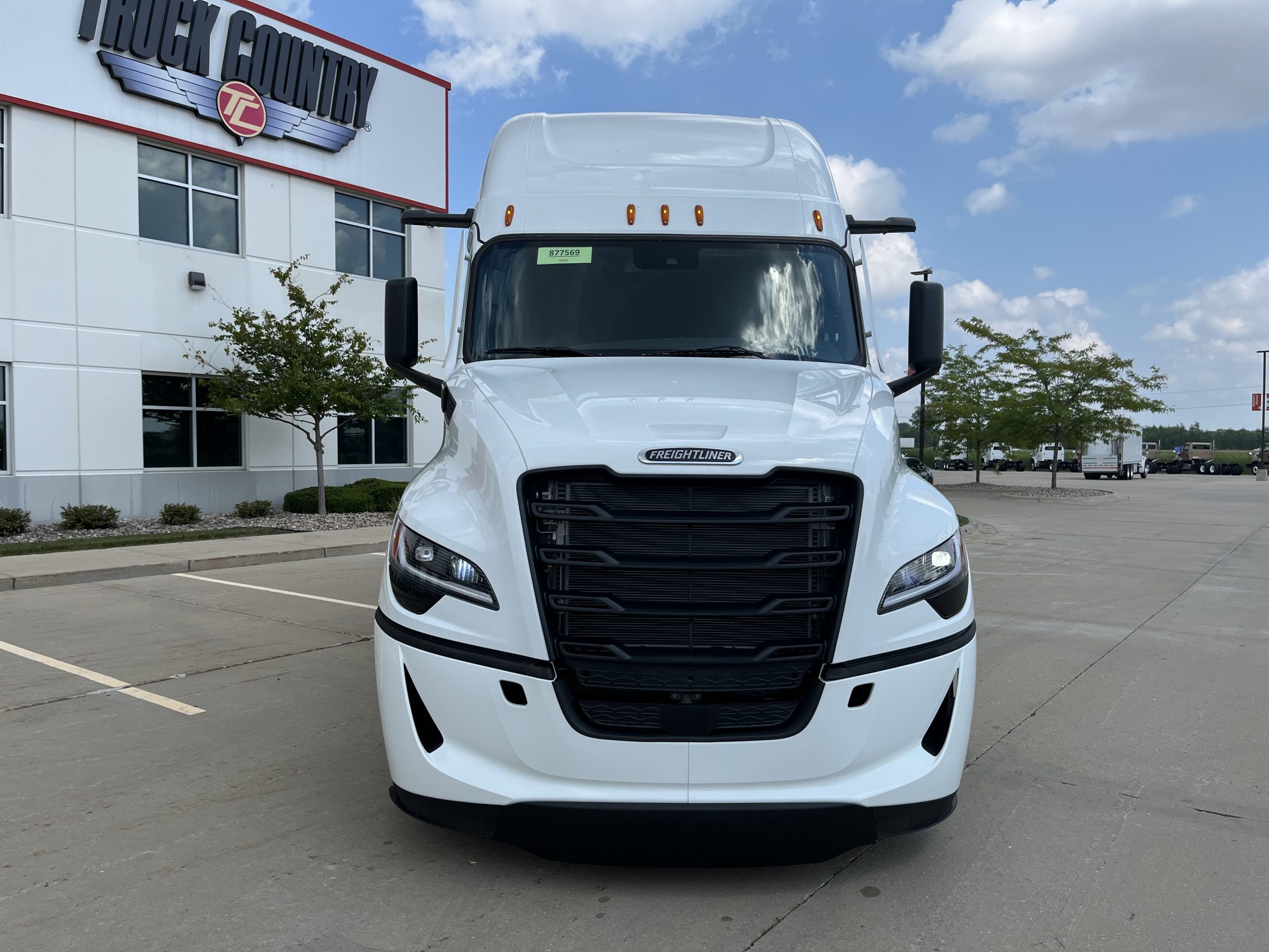 2026 Freightliner PJ126SLP - image 2 of 6
