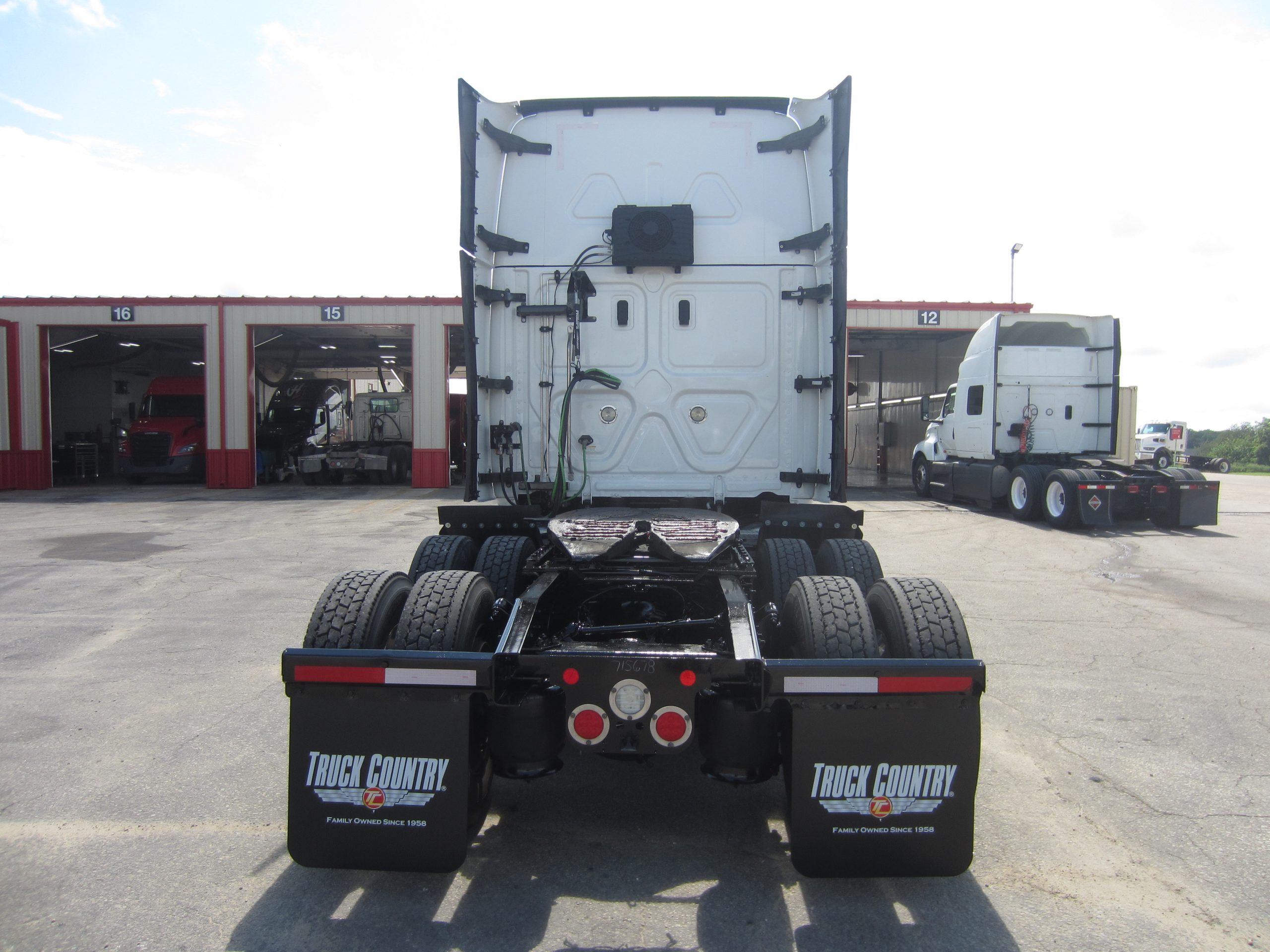 2022 Freightliner - image 4