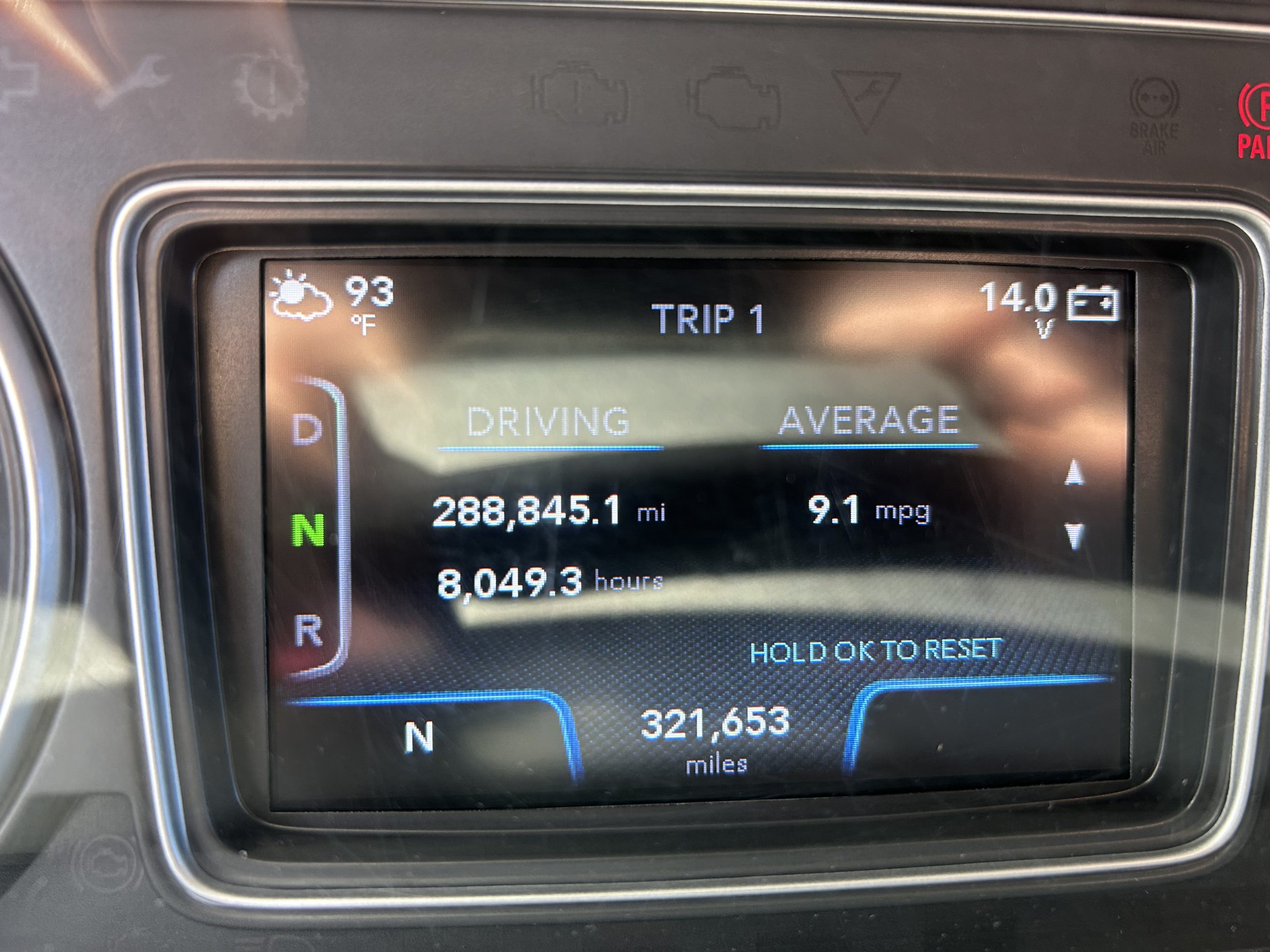 2022 International LT625 - image 6 of 6