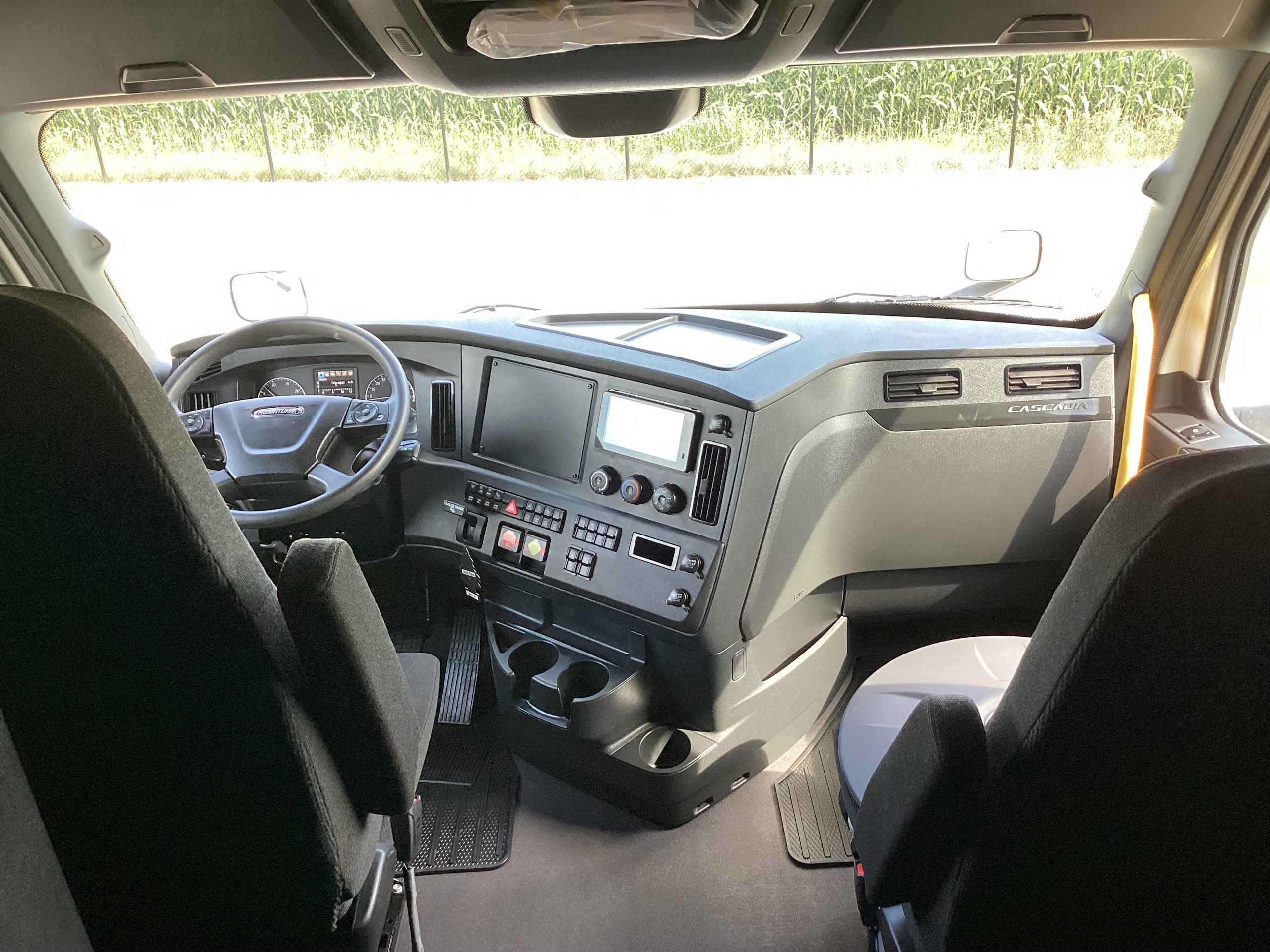 2026 Freightliner PJ126SLP - image 5 of 6