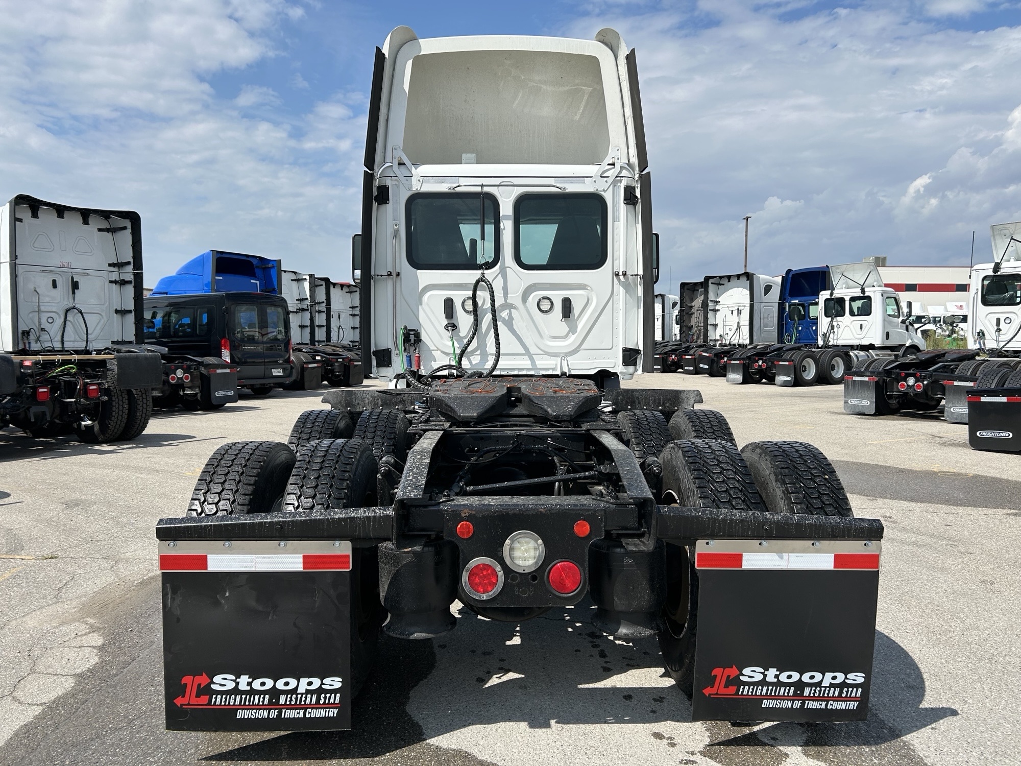 2020 Freightliner - image 3