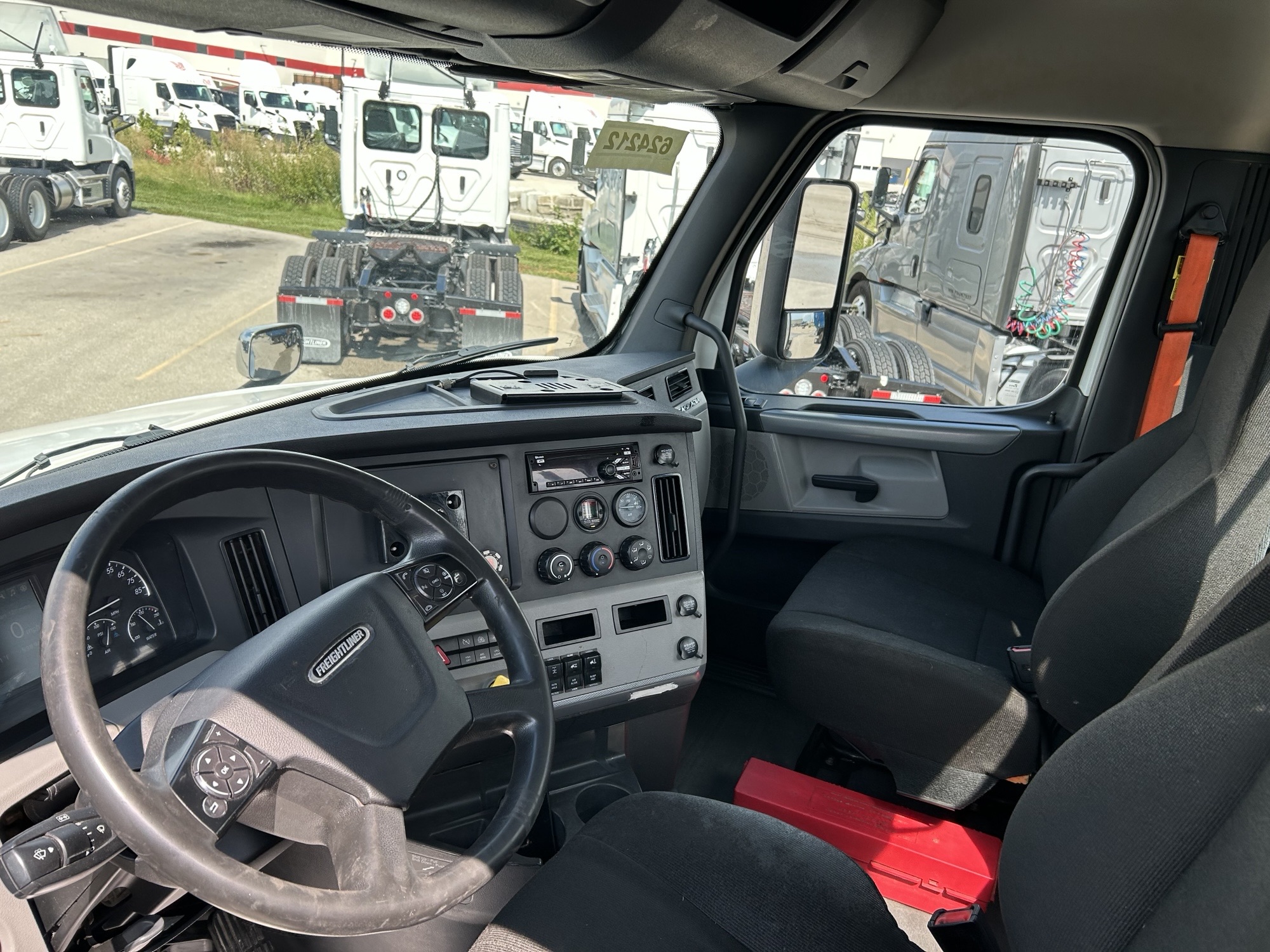 2020 Freightliner - image 4