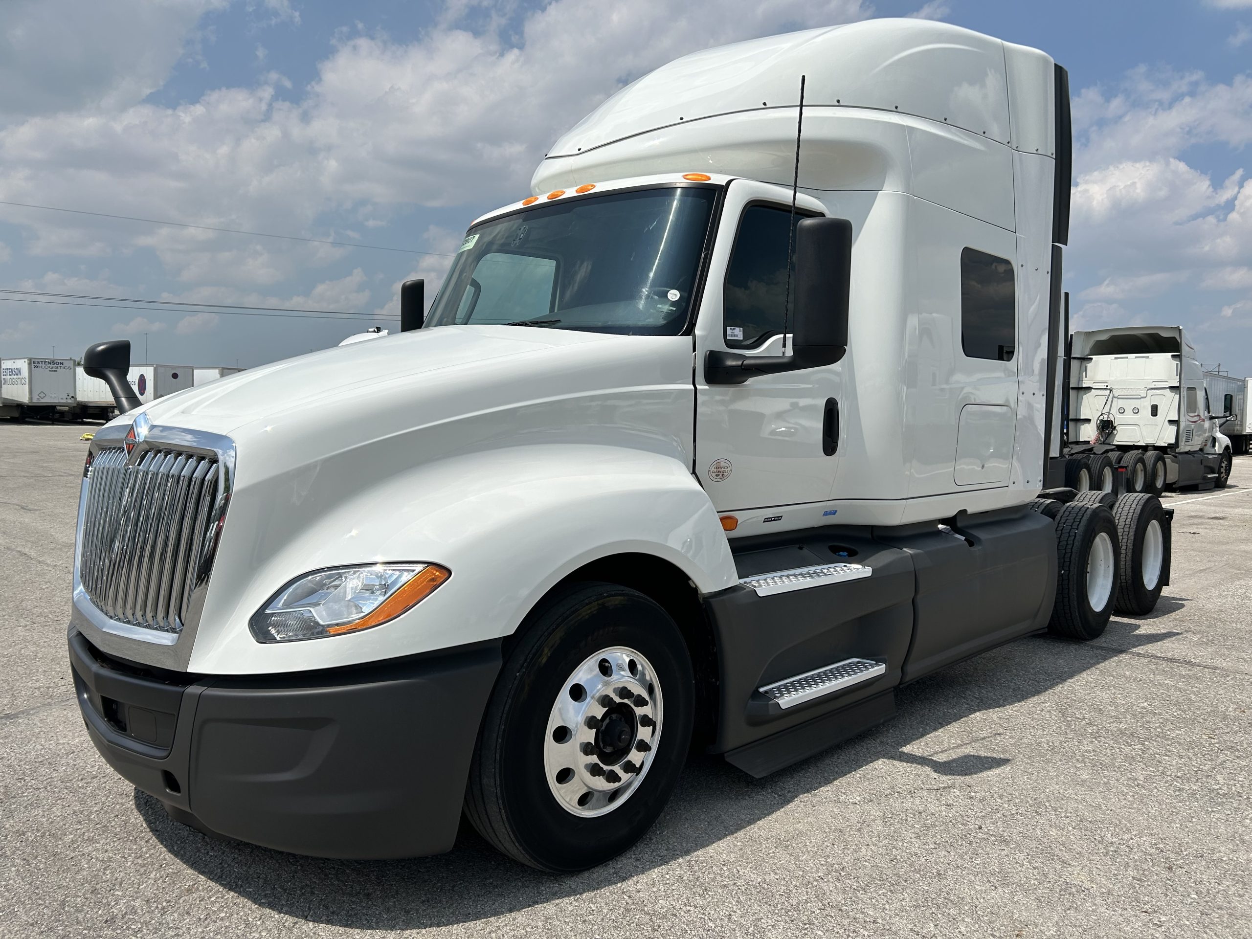 2022 International LT625 - image 1 of 6
