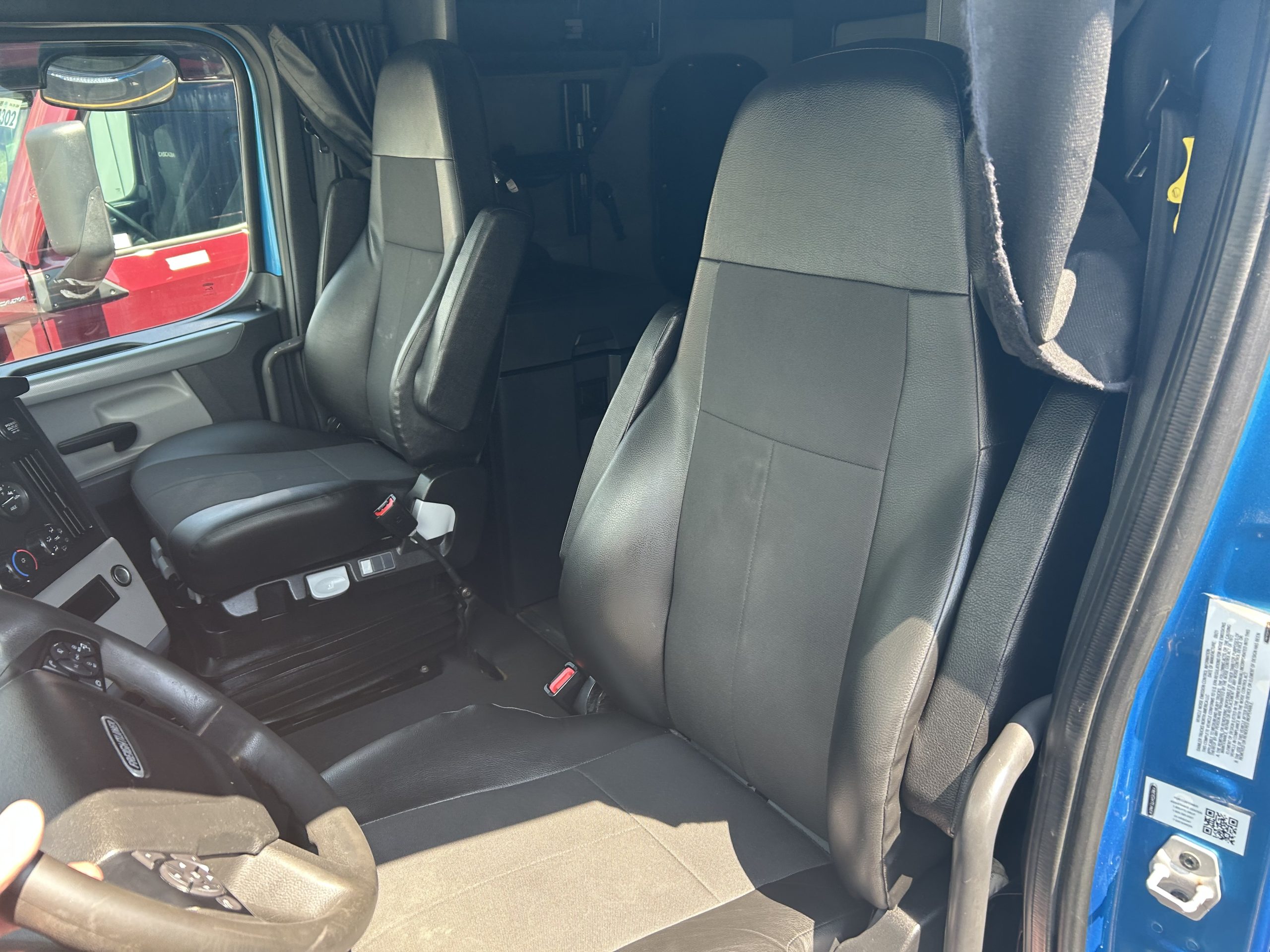 2022 Freightliner - image 5