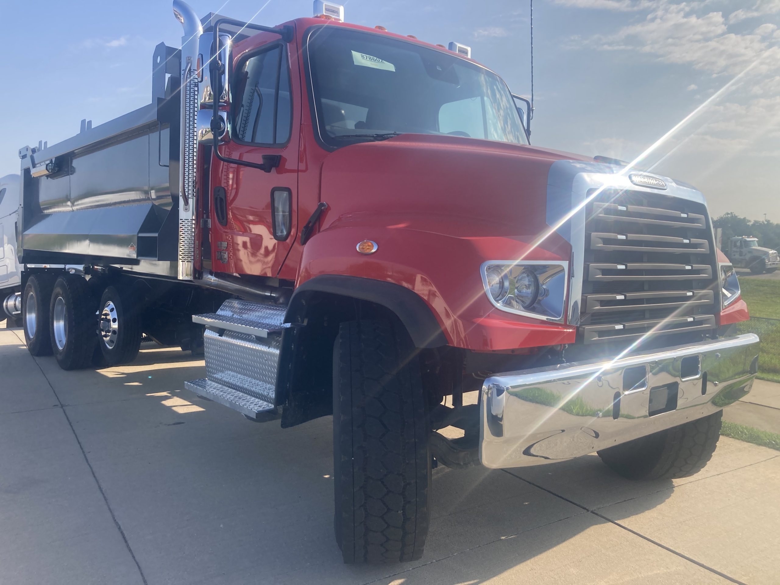 2026 Freightliner 114SD - image 6