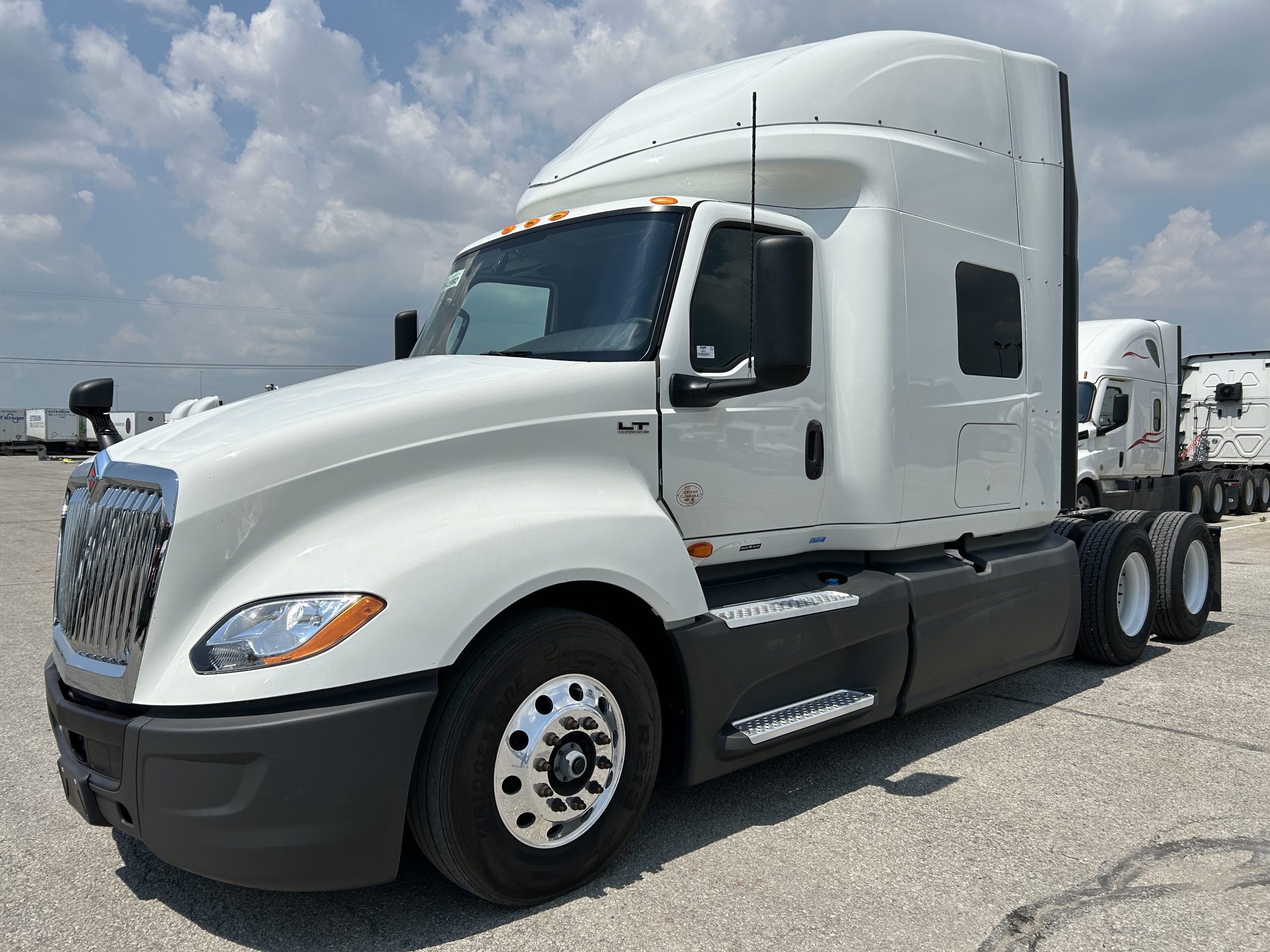 2022 International LT625 - image 1 of 6