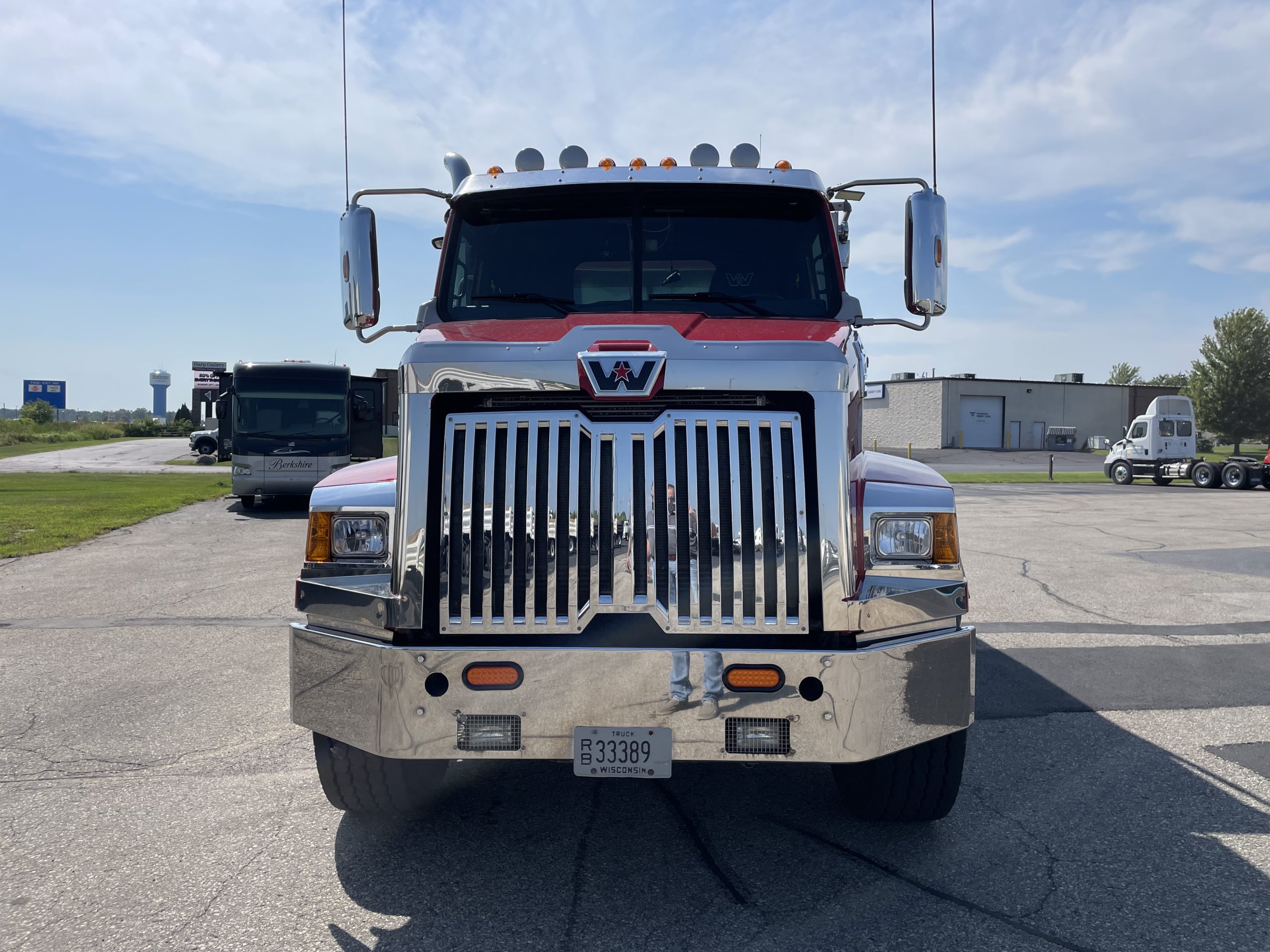 2022 Western Star 4700SB - image 2 of 6