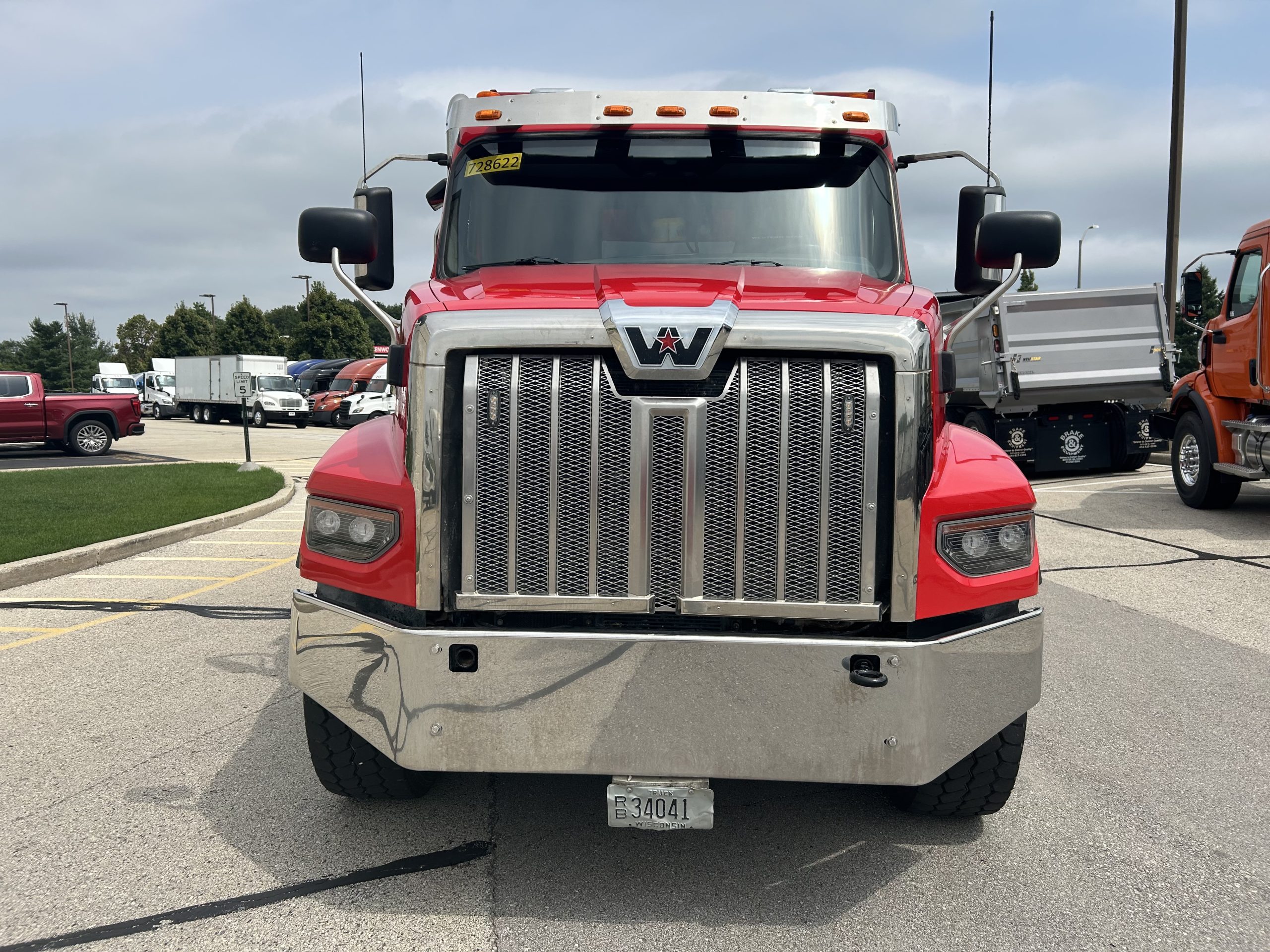 2022 Western Star 49X - image 2 of 6
