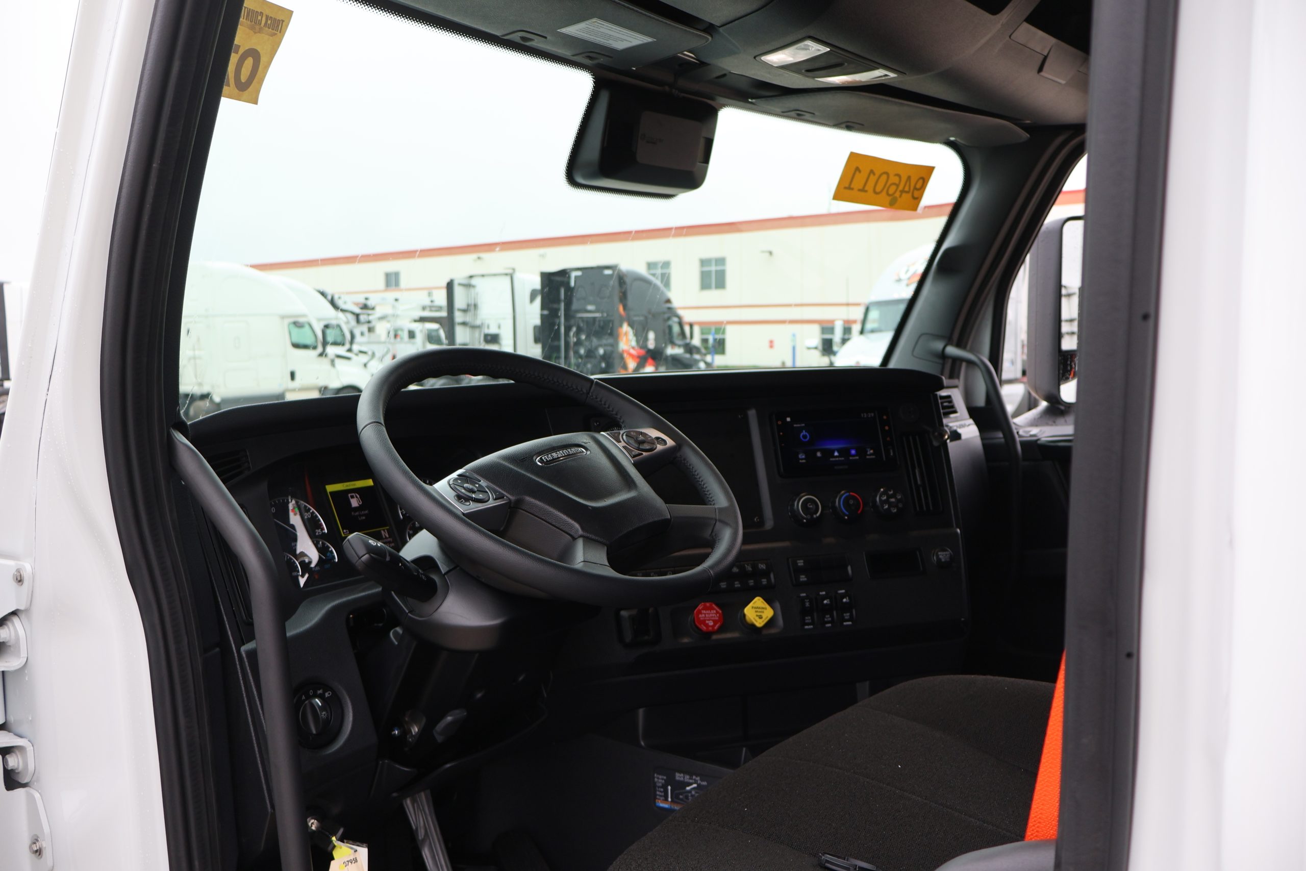 2026 Freightliner PT126SLP - image 4 of 6