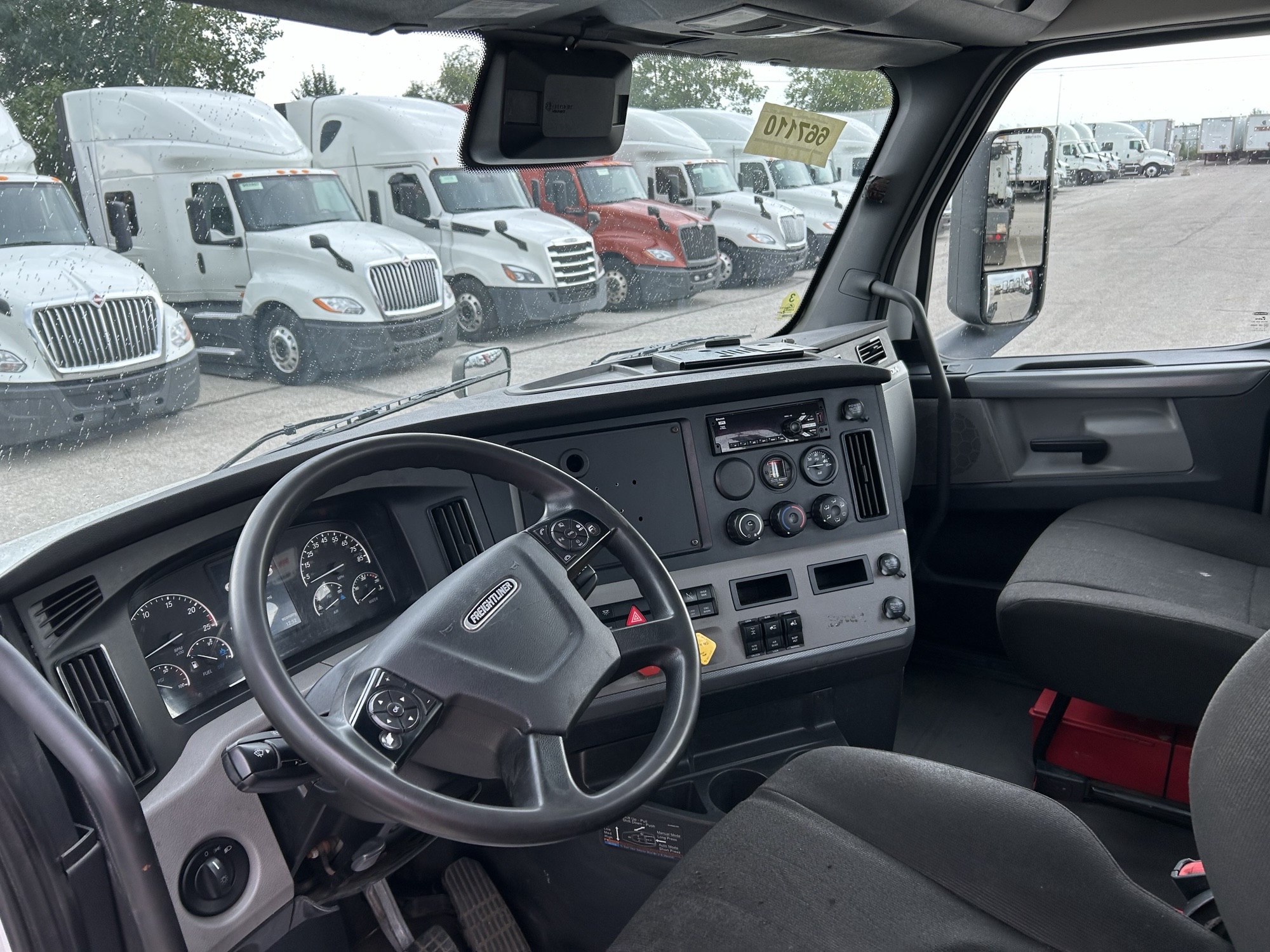 2020 Freightliner - image 4