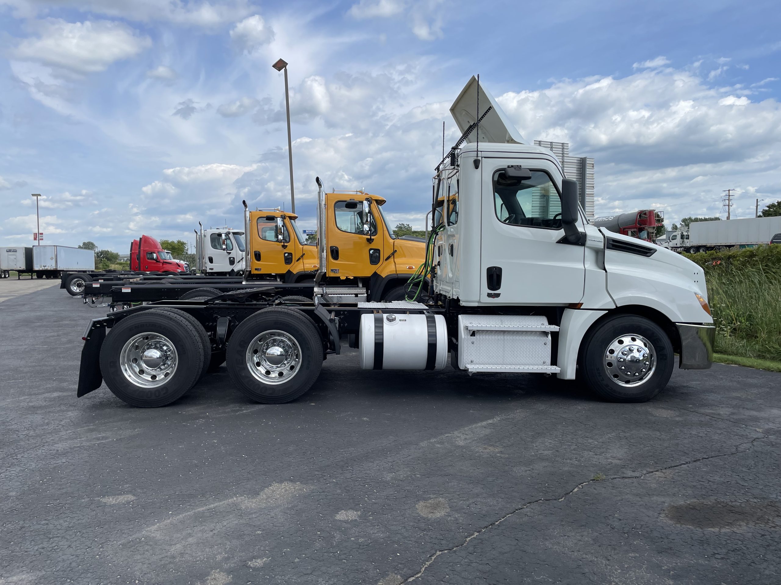 2020 Freightliner - image 5