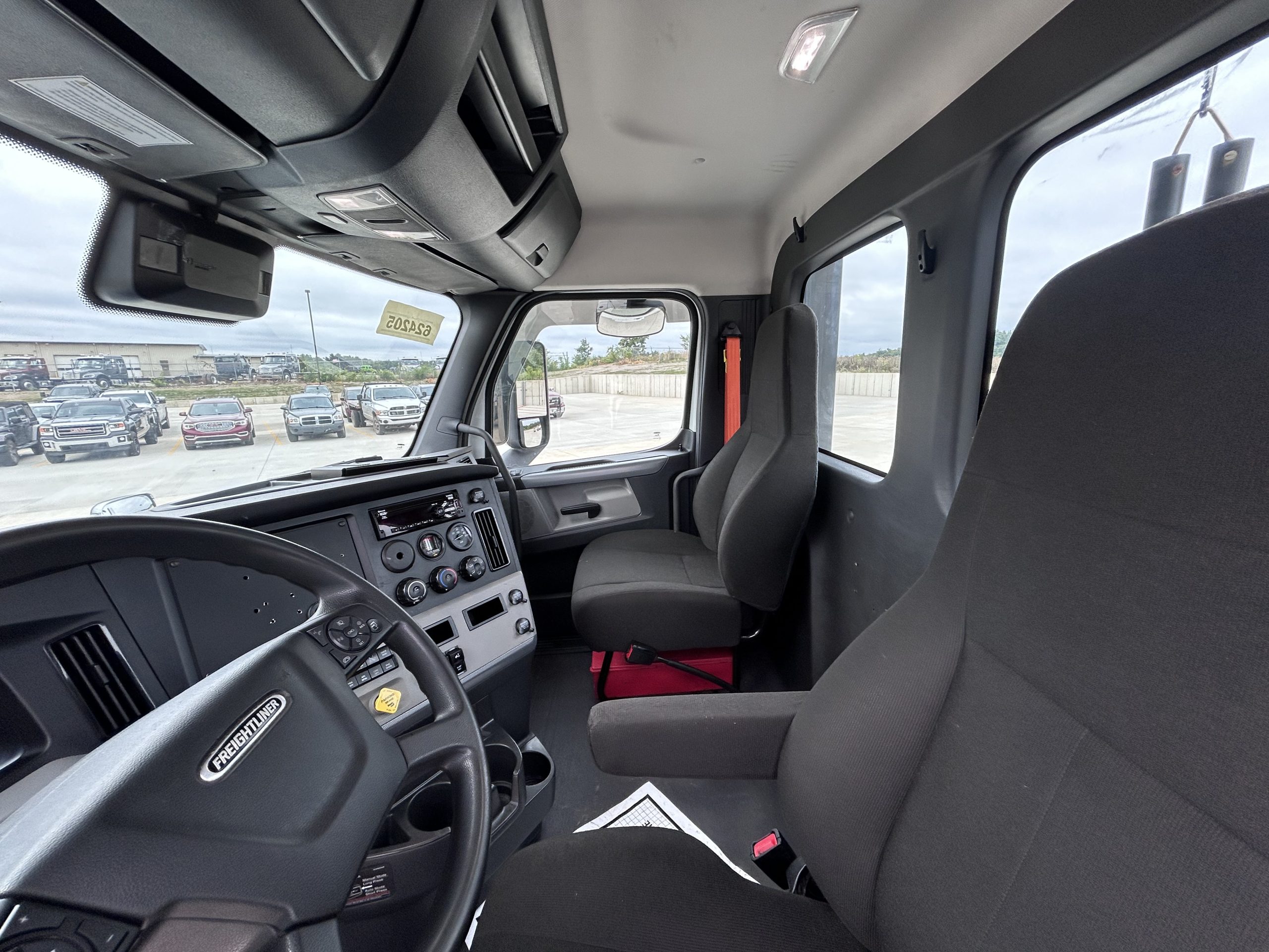 2020 Freightliner - image 6