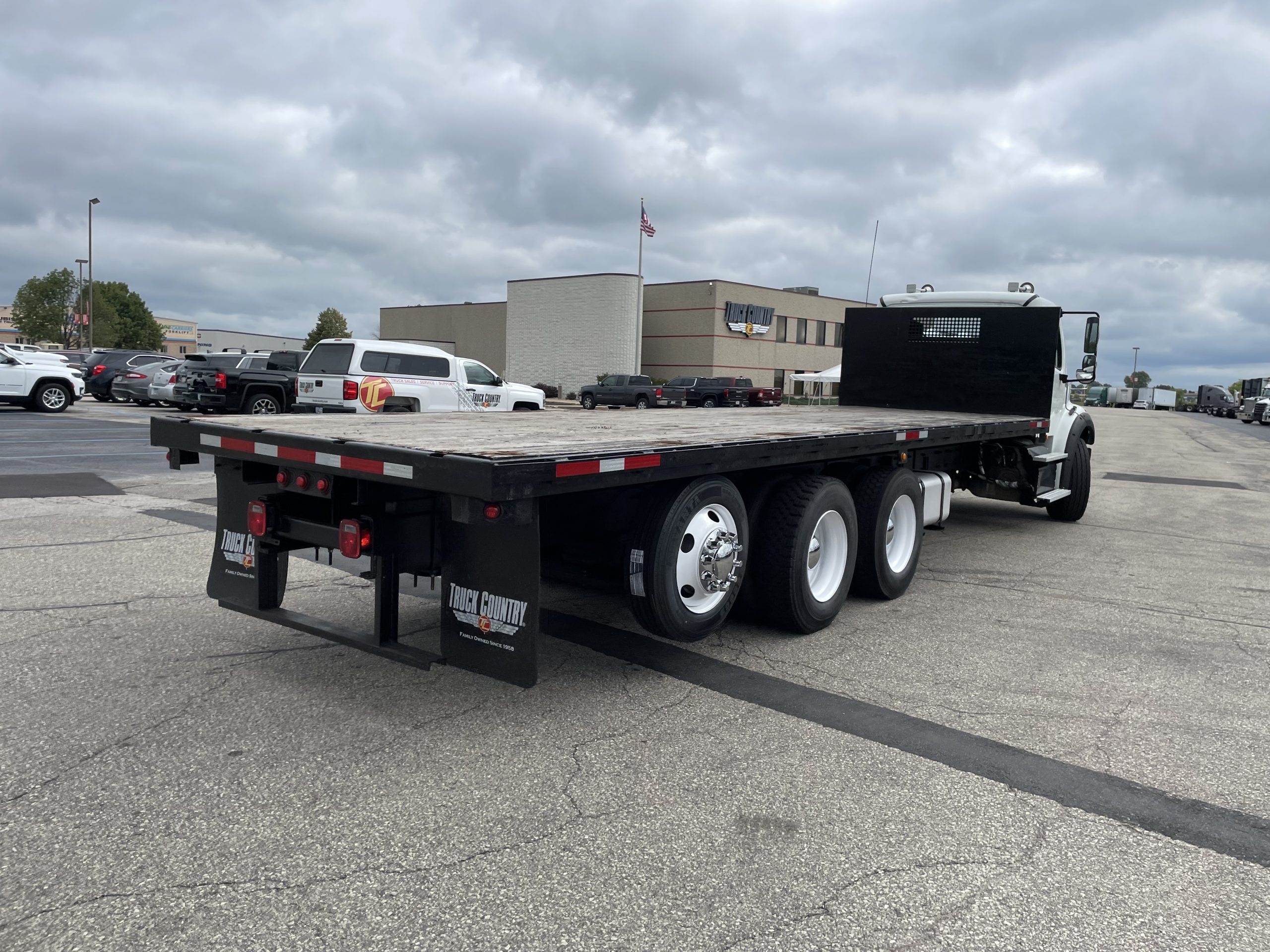 2016 Freightliner M2 112 - image 6